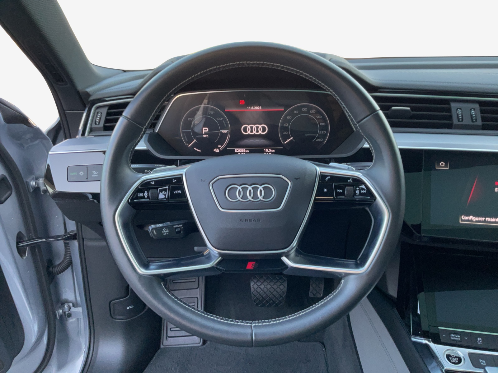 AUDI e-tron 55 Sportback S Line quattro-image-9