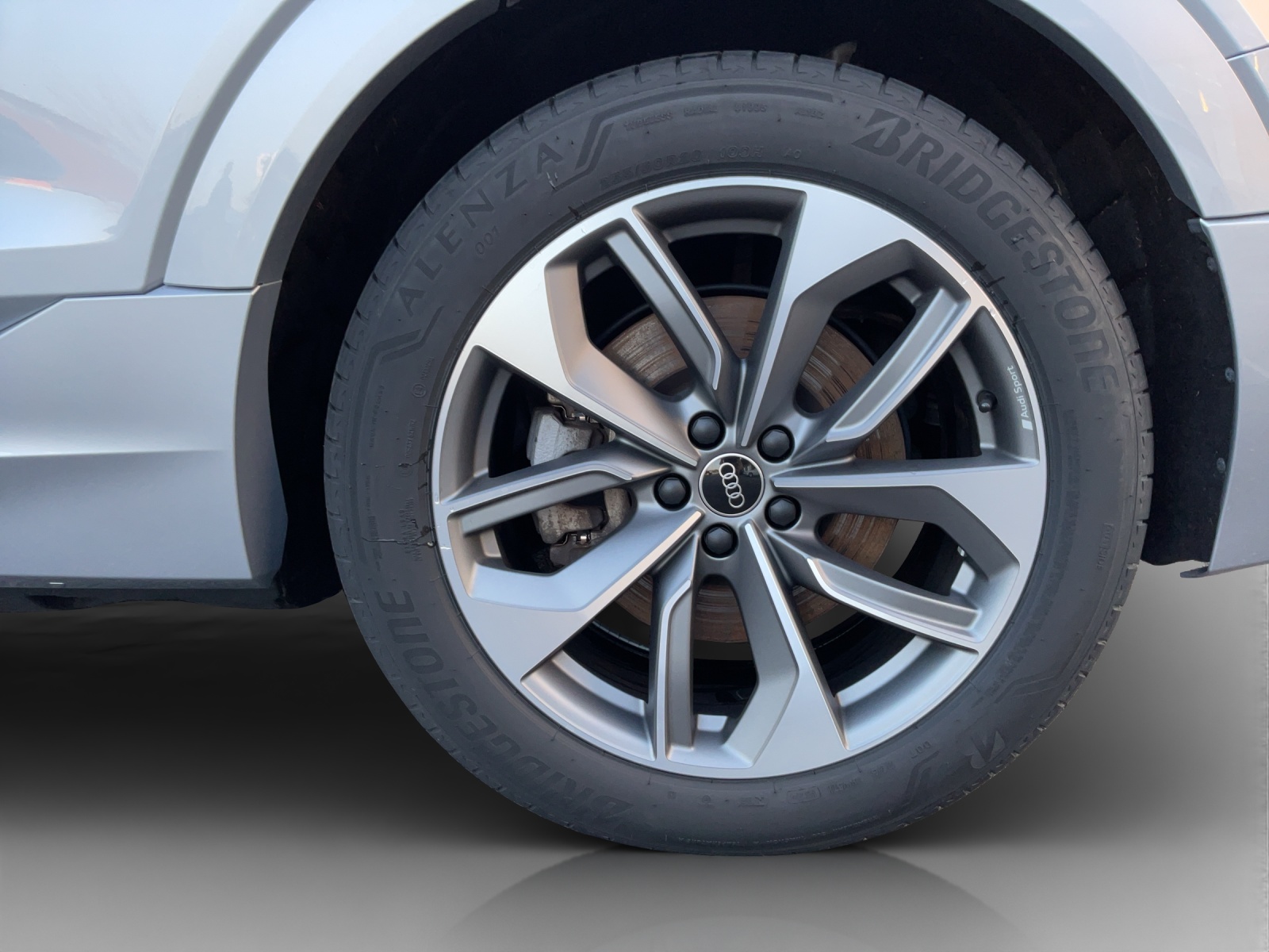 AUDI e-tron 55 Sportback S Line quattro-image-13
