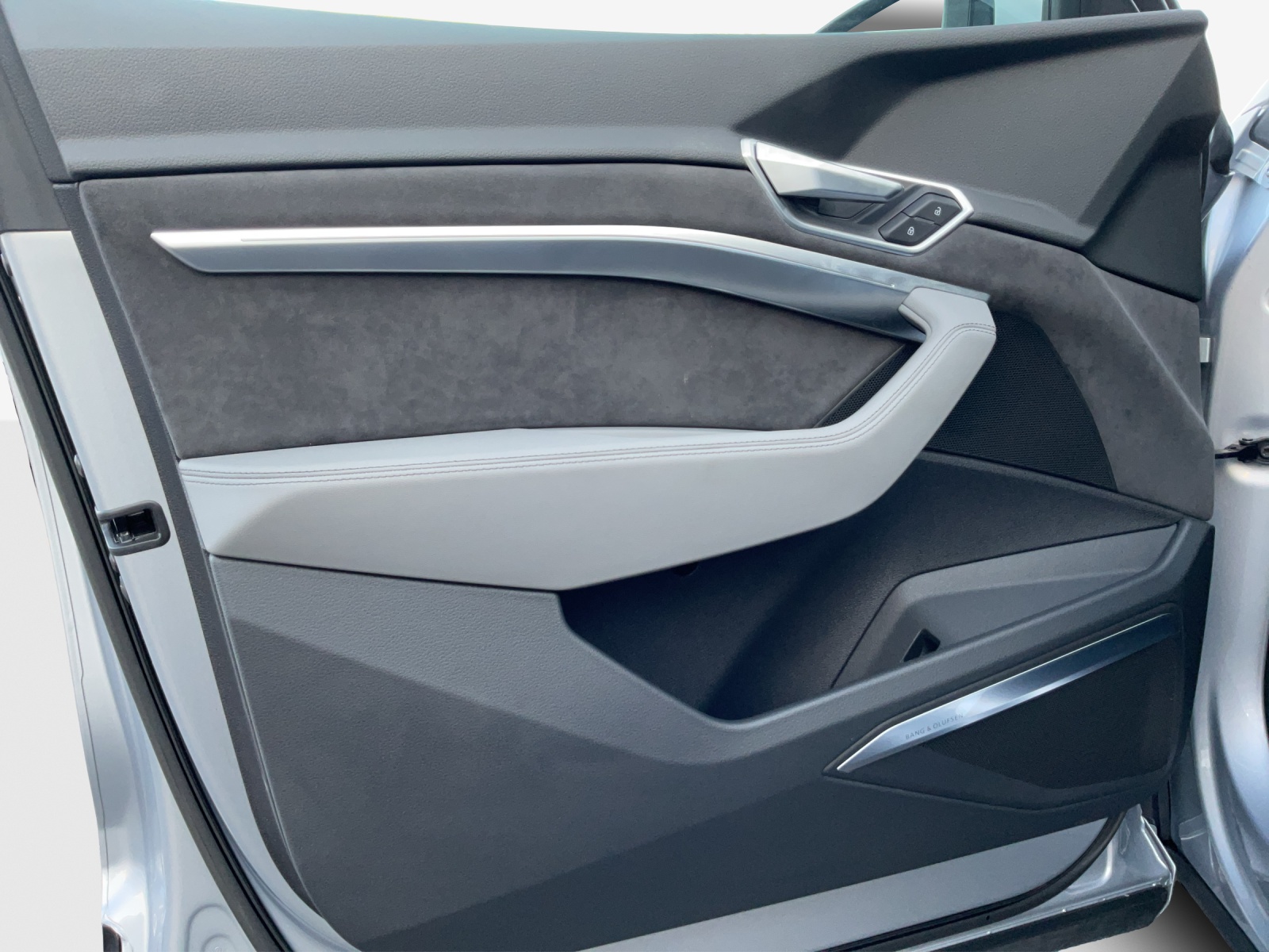 AUDI e-tron 55 Sportback S Line quattro-image-14