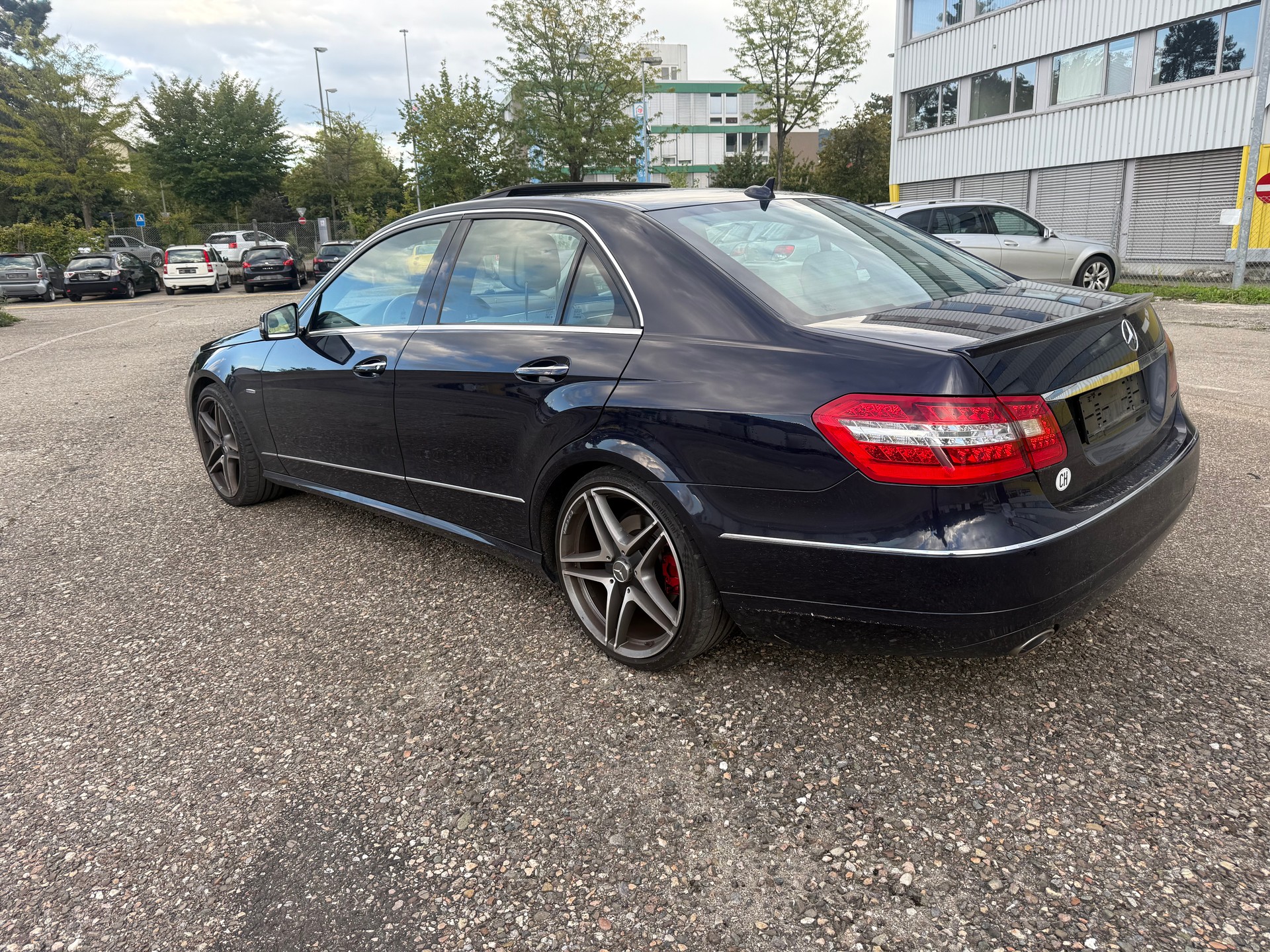 MERCEDES-BENZ E 350 CDI BlueEfficiency Avantgarde 7G-Tronic-image-3