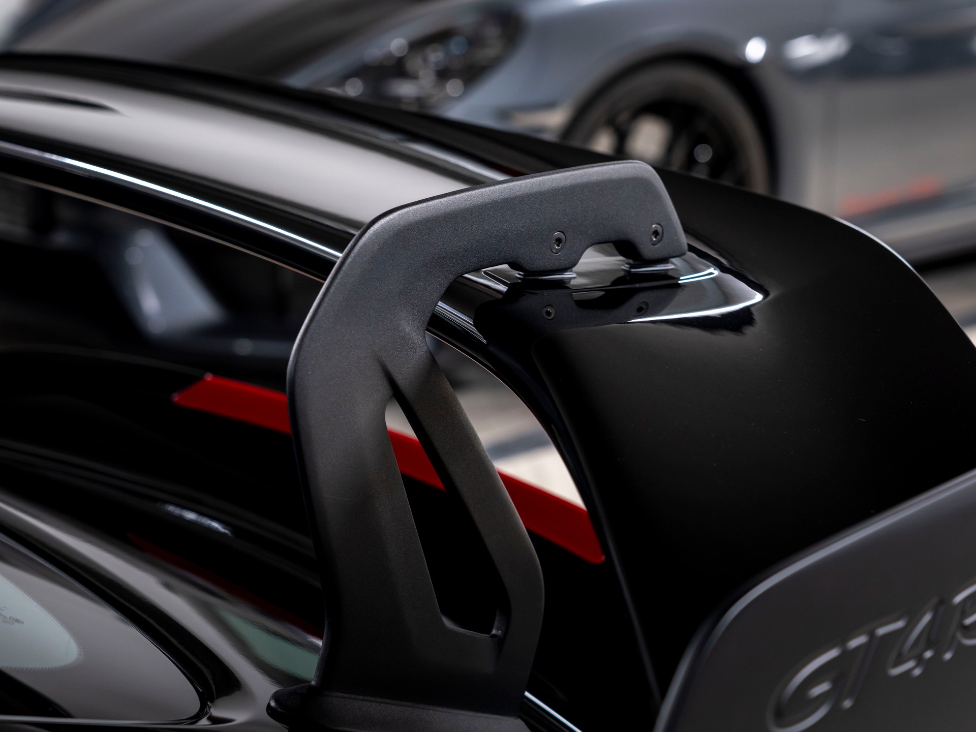 PORSCHE 718 Cayman GT4 RS PDK-image-14