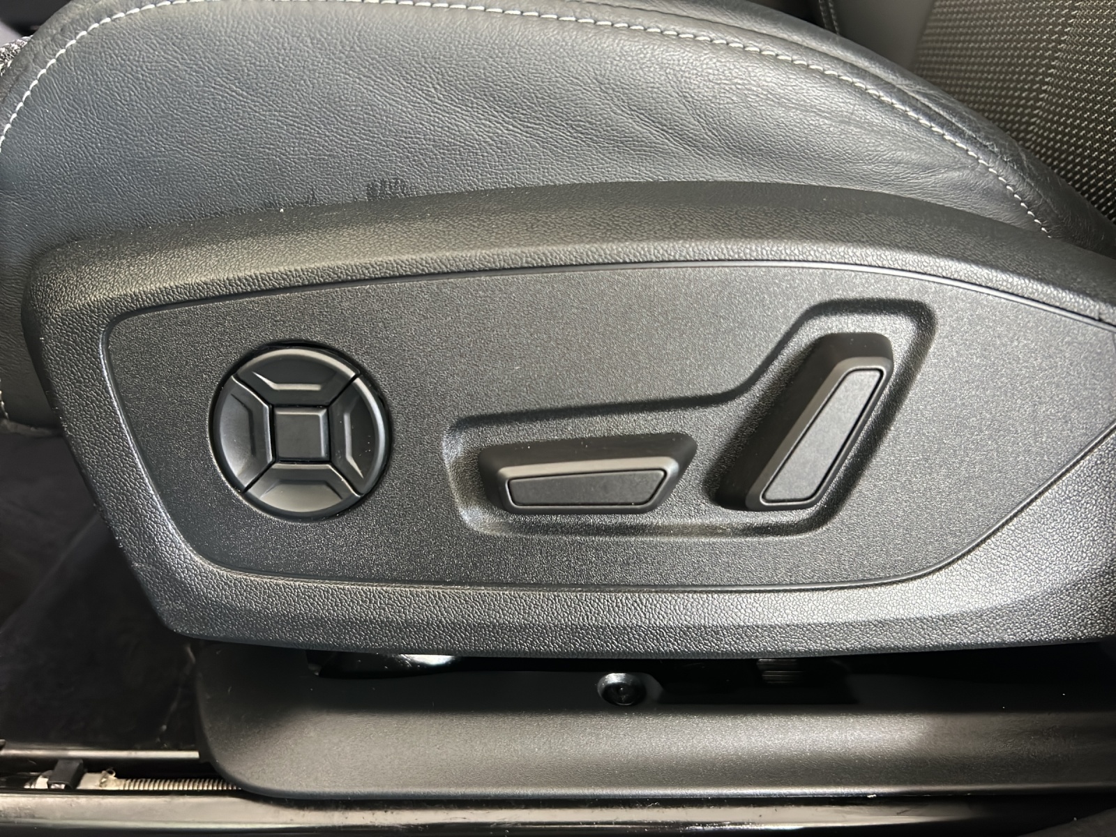 AUDI Q4 e-tron 35-image-17