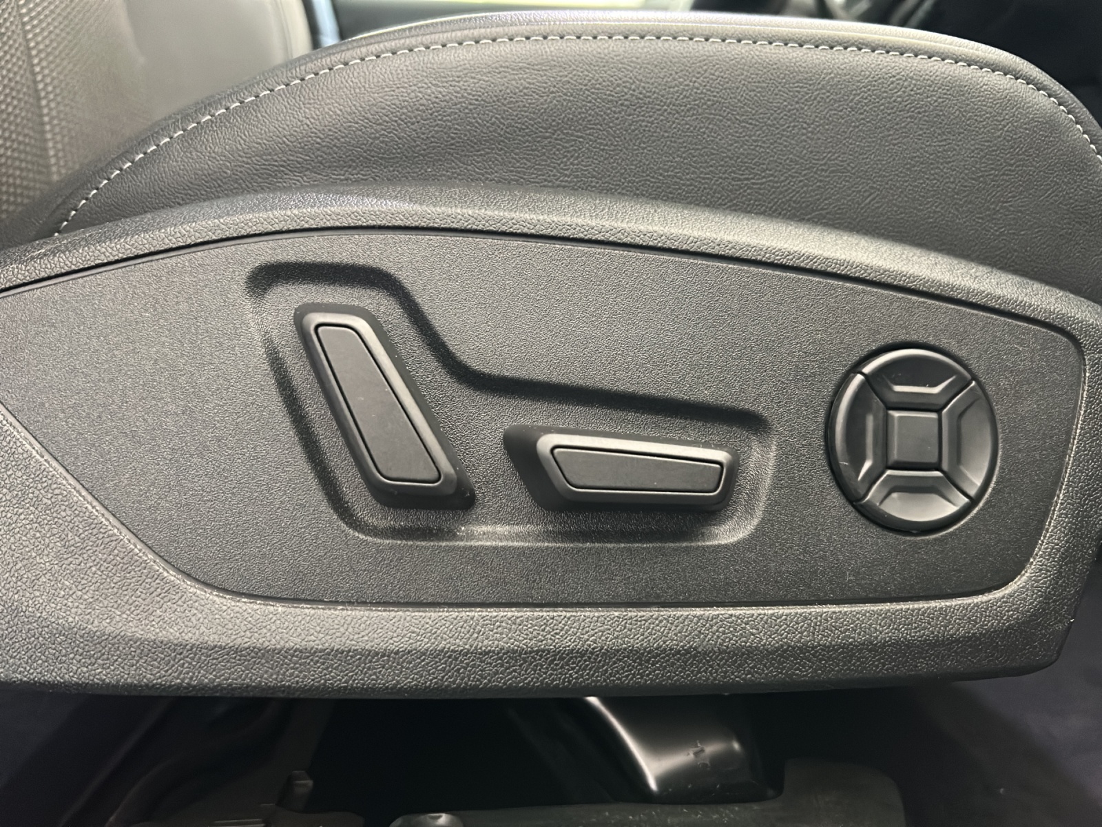 AUDI Q4 e-tron 35-image-18
