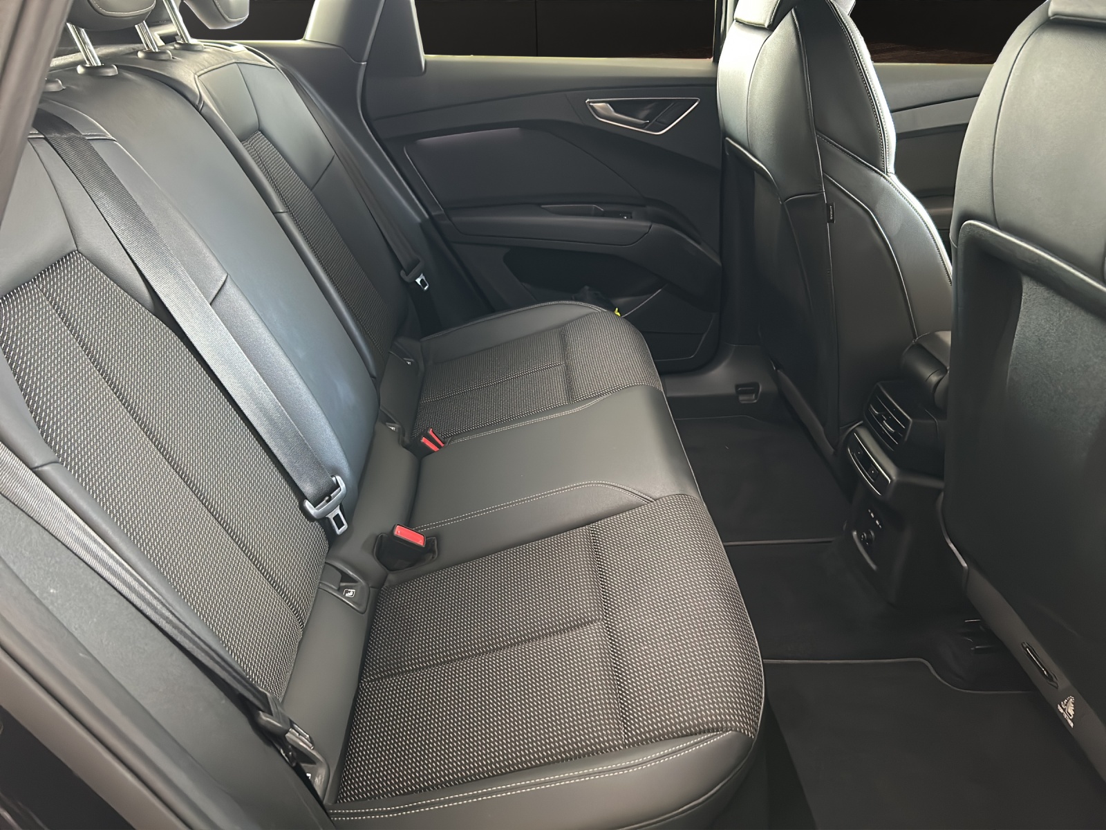 AUDI Q4 e-tron 35-image-14
