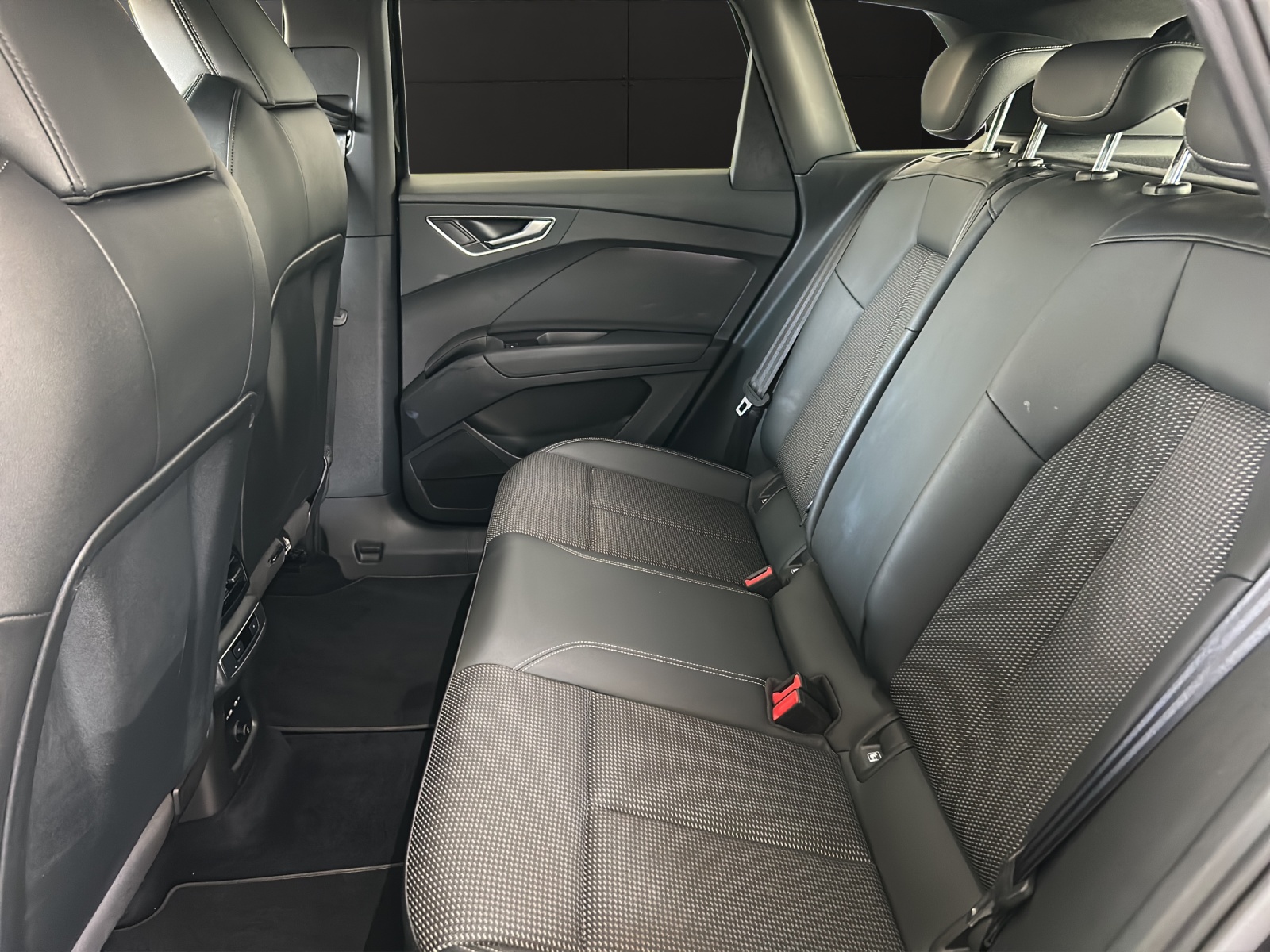 AUDI Q4 e-tron 35-image-10
