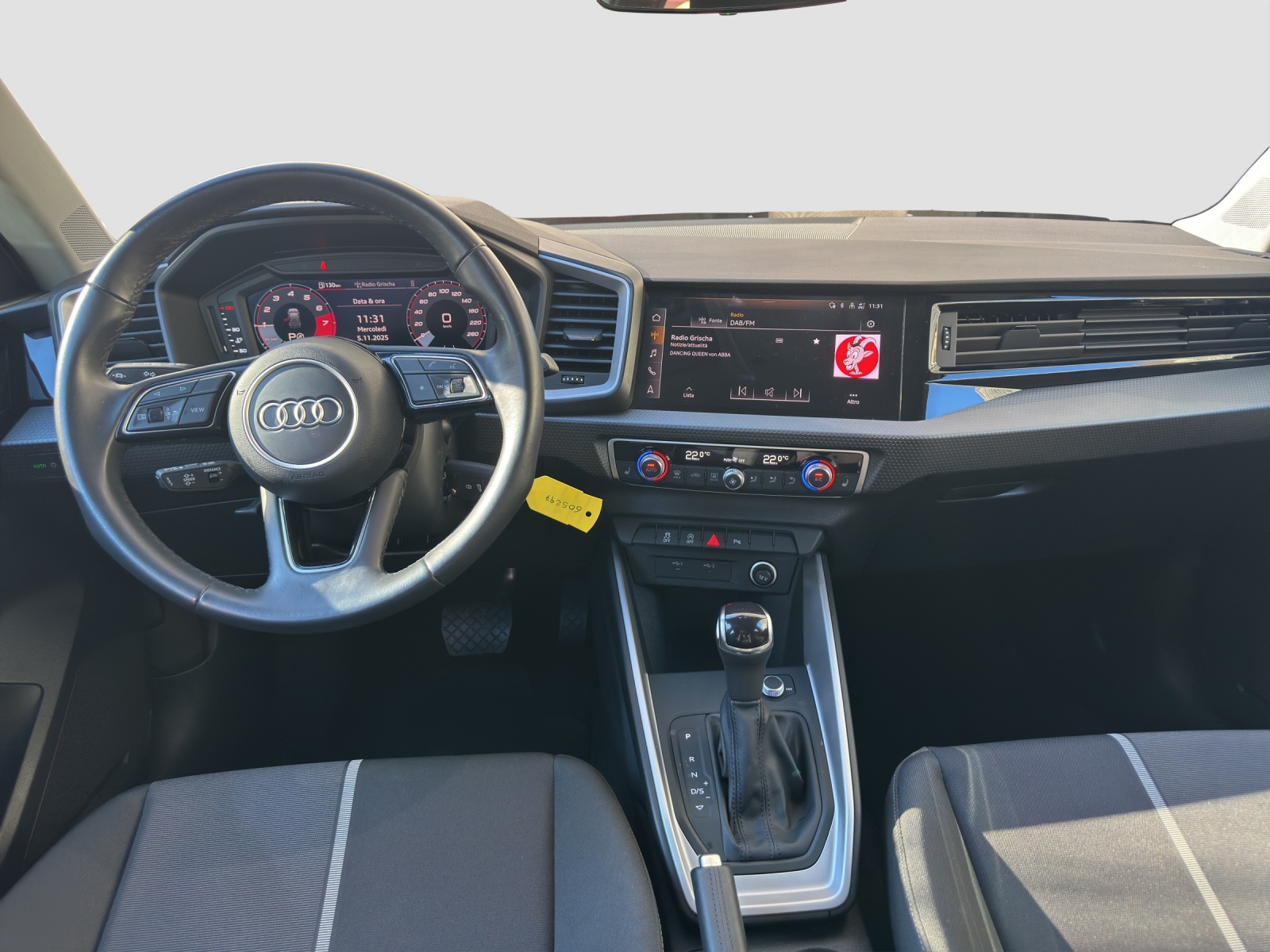 AUDI A1 Sportback 30 TFSI Attraction S-tronic-image-8
