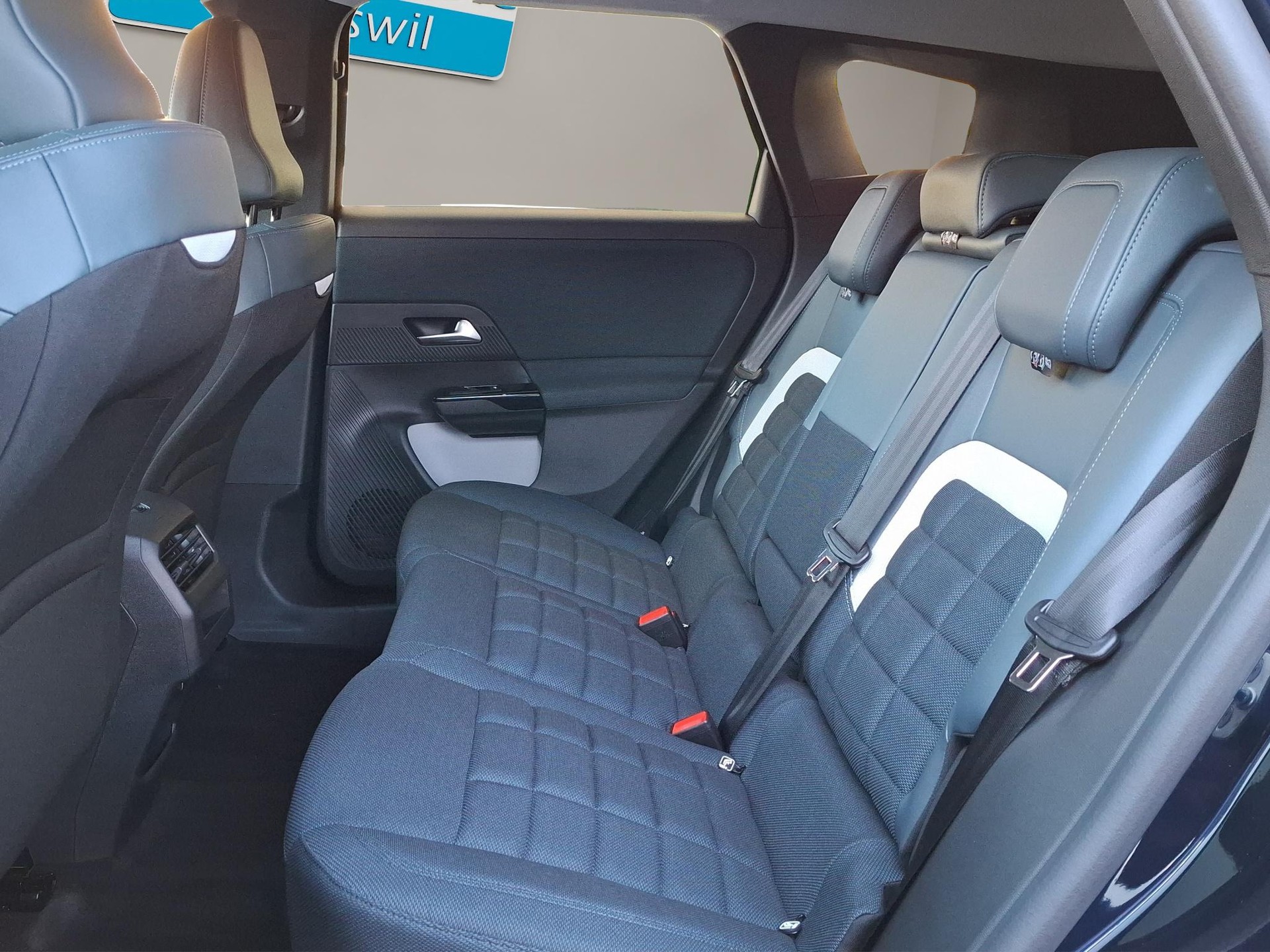 CITROEN C5 Aircross 1.2 Hybrid Plus-image-10