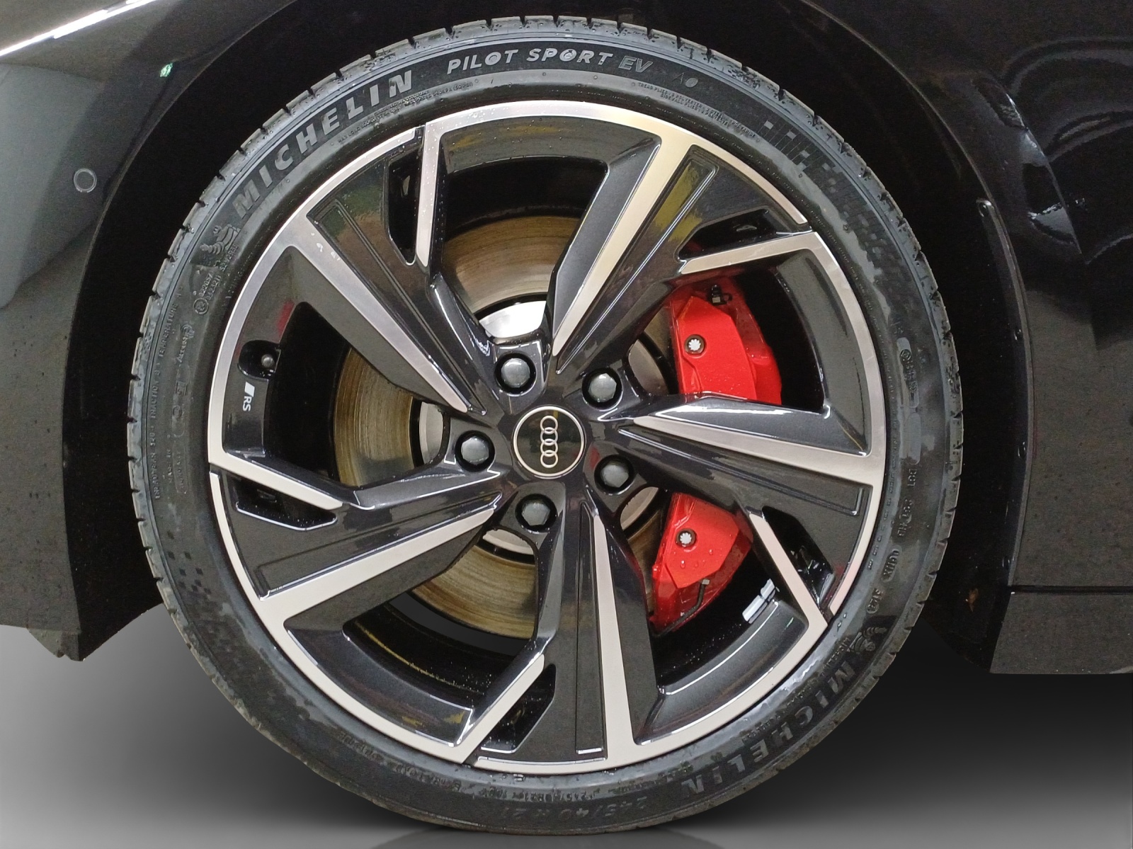 AUDI S6 Avant e-tron quattro-image-15