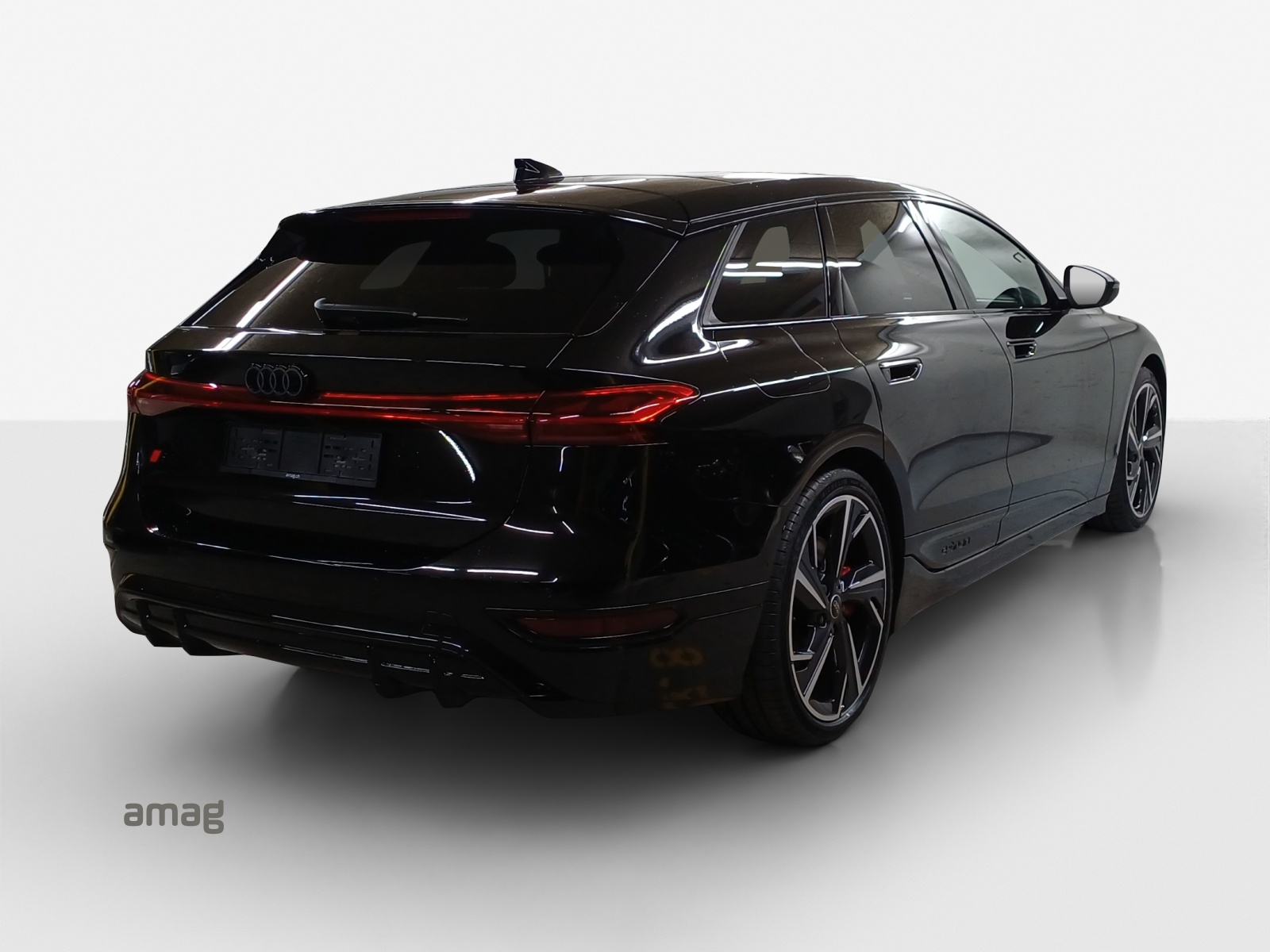 AUDI S6 Avant e-tron quattro-image-4