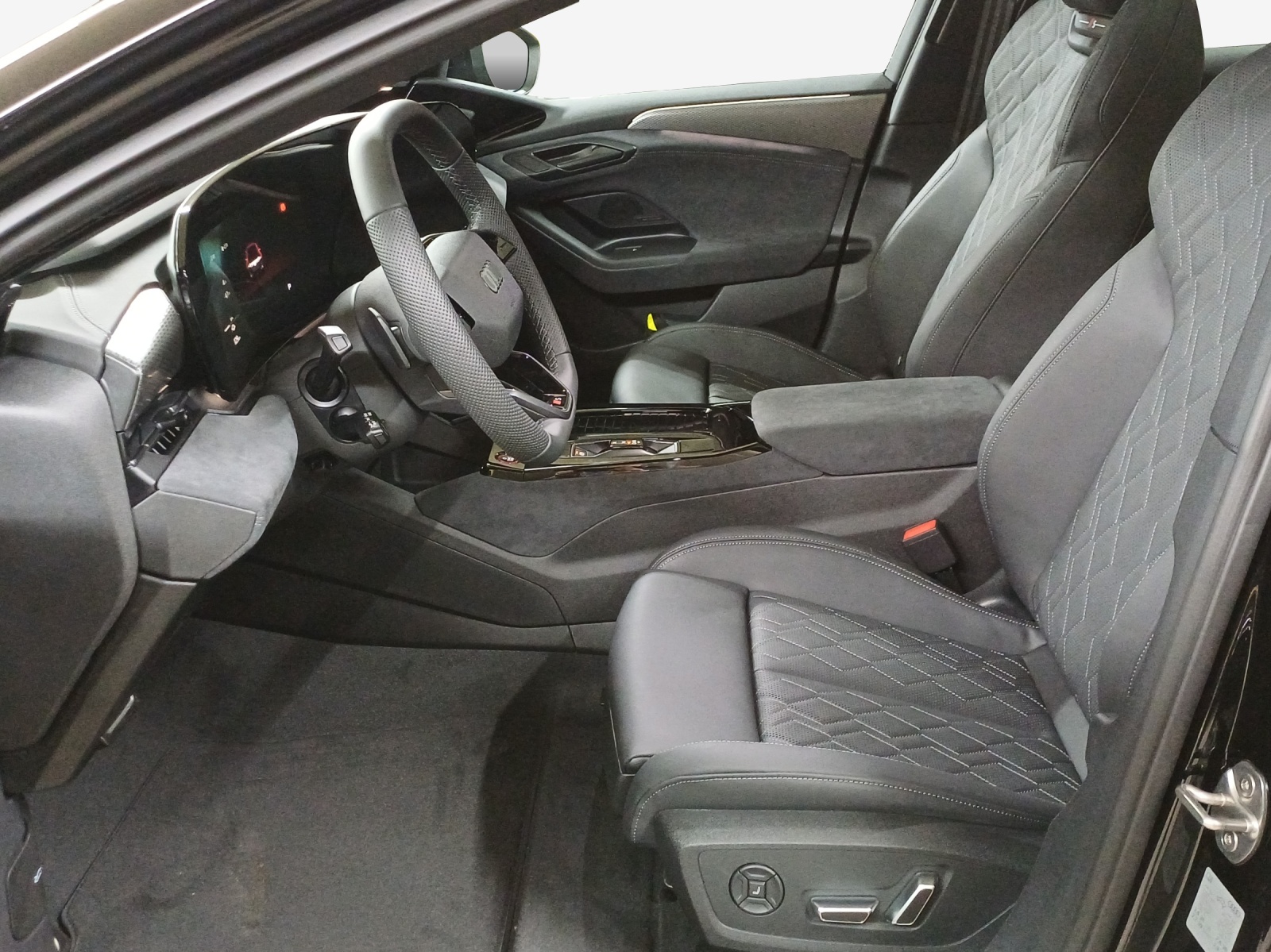 AUDI S6 Avant e-tron quattro-image-7