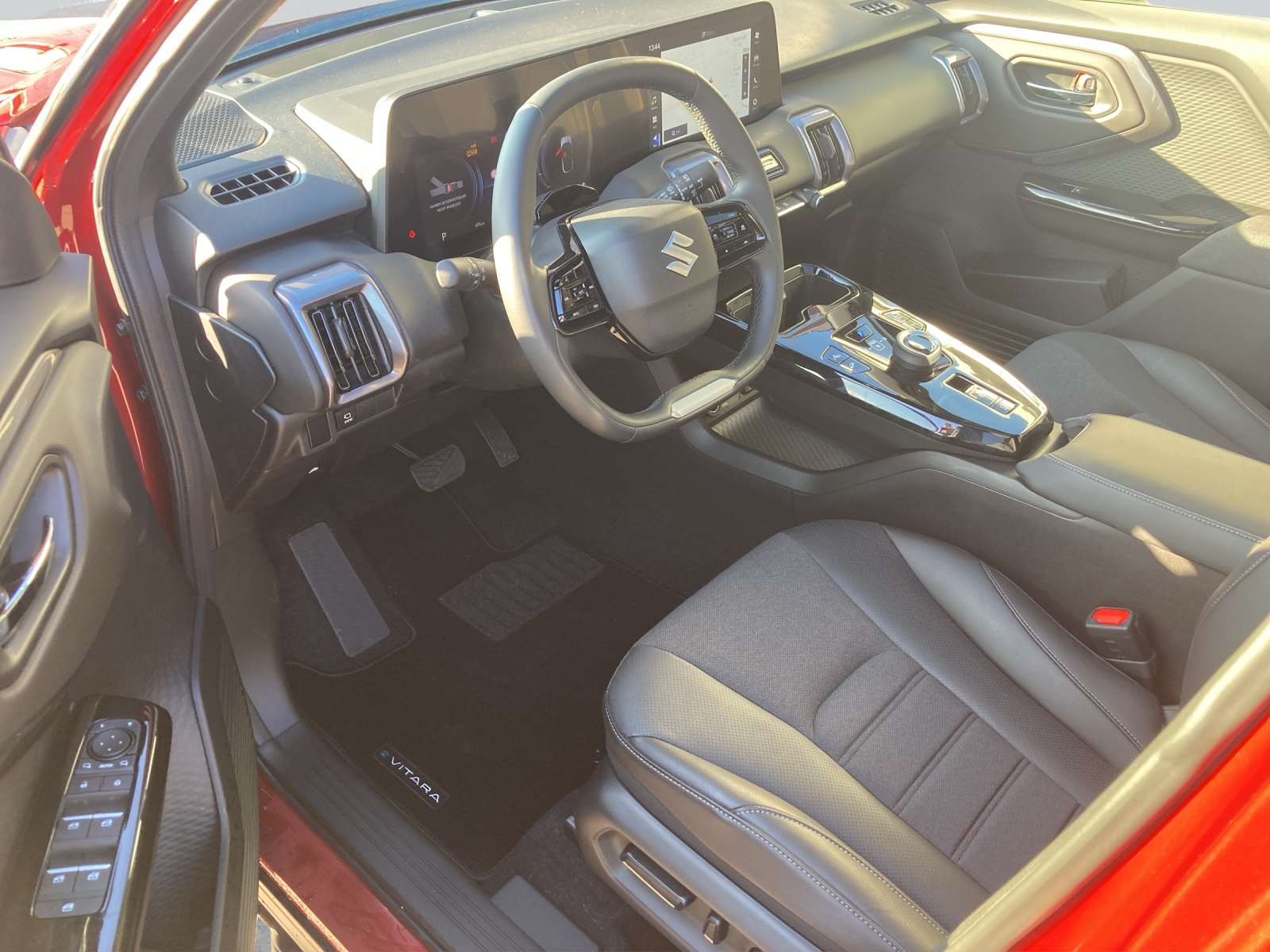 SUZUKI e Vitara Compact Top 4x4-image-6