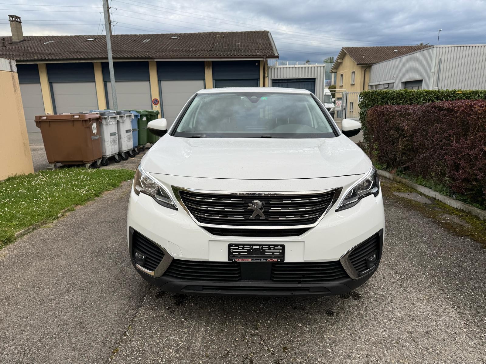 PEUGEOT 5008 1.5 BlueHDi Allure EAT