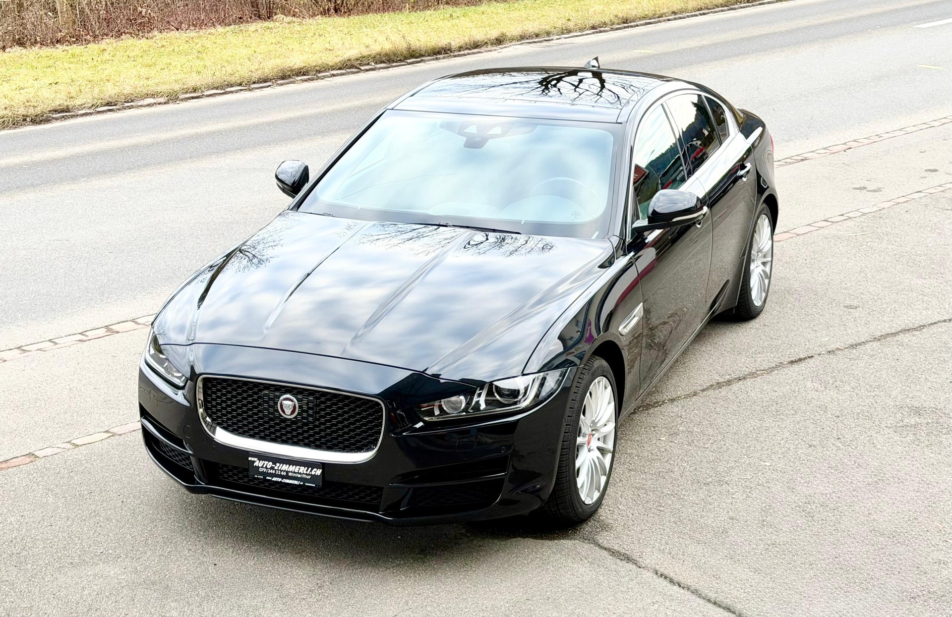 JAGUAR XE 25t 2.0 Portfolio AWD Automatic
