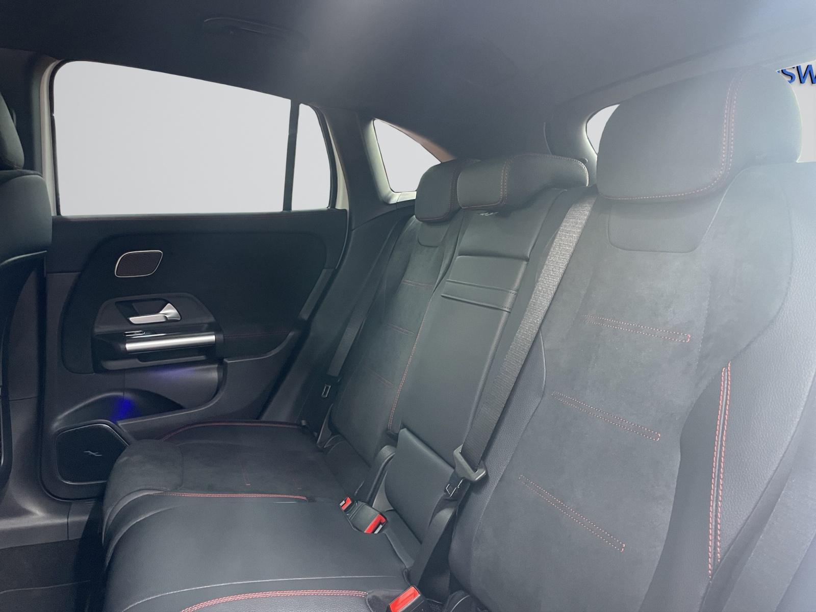 MERCEDES-BENZ GLA 250 4MATIC Swiss Star AMG Line-image-7