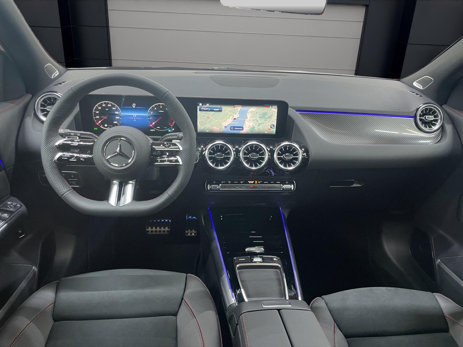 MERCEDES-BENZ GLA 250 4MATIC Swiss Star AMG Line-image-4