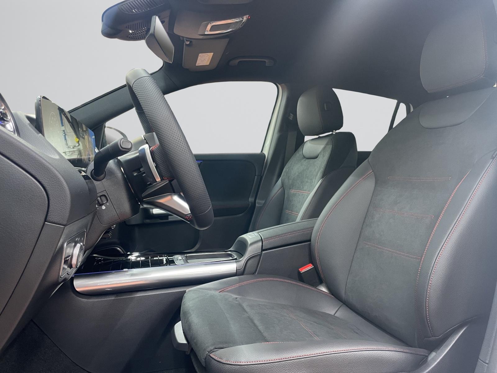 MERCEDES-BENZ GLA 250 4MATIC Swiss Star AMG Line-image-3