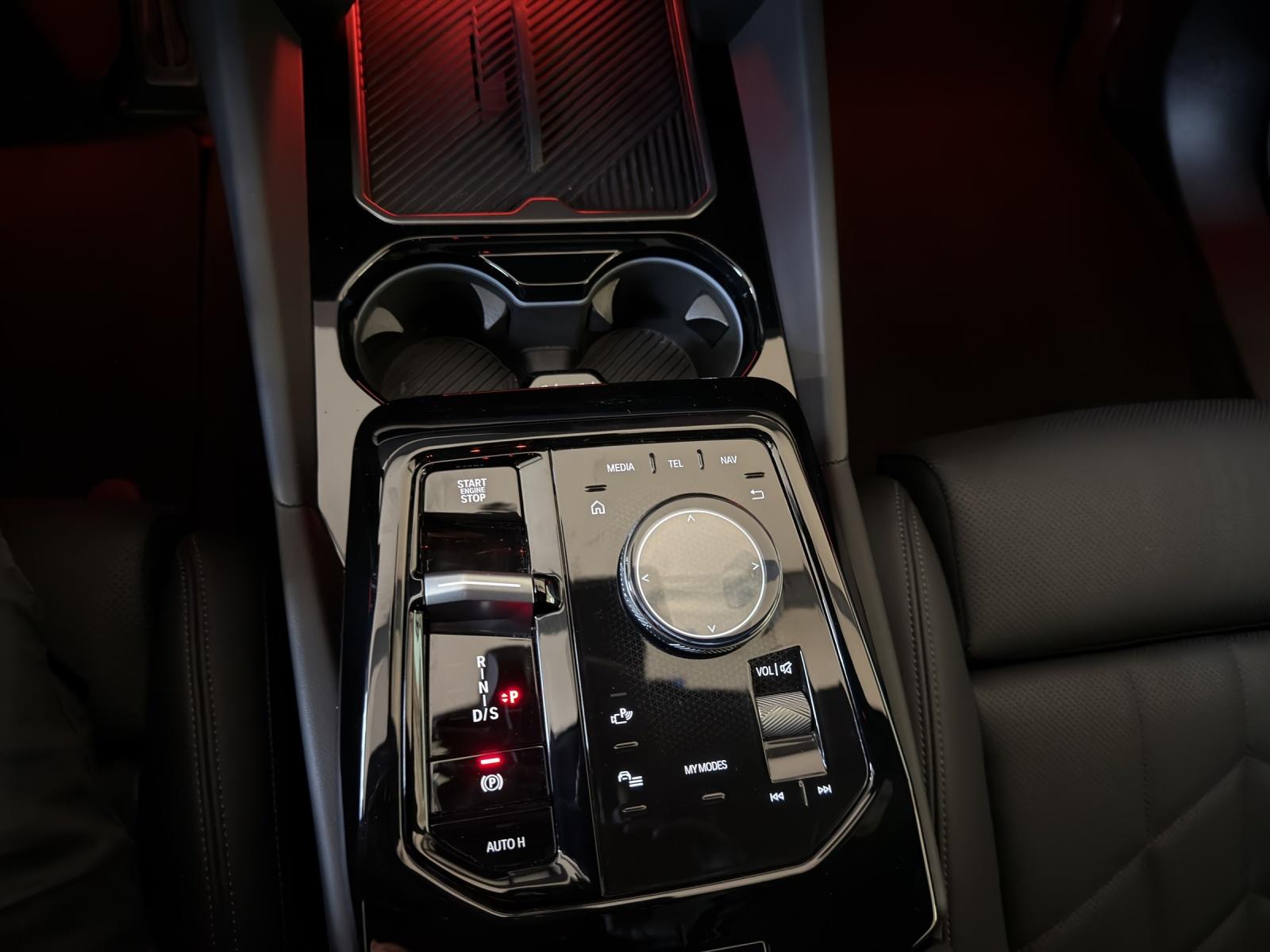 BMW 520d xDrive Touring M Sport-image-13