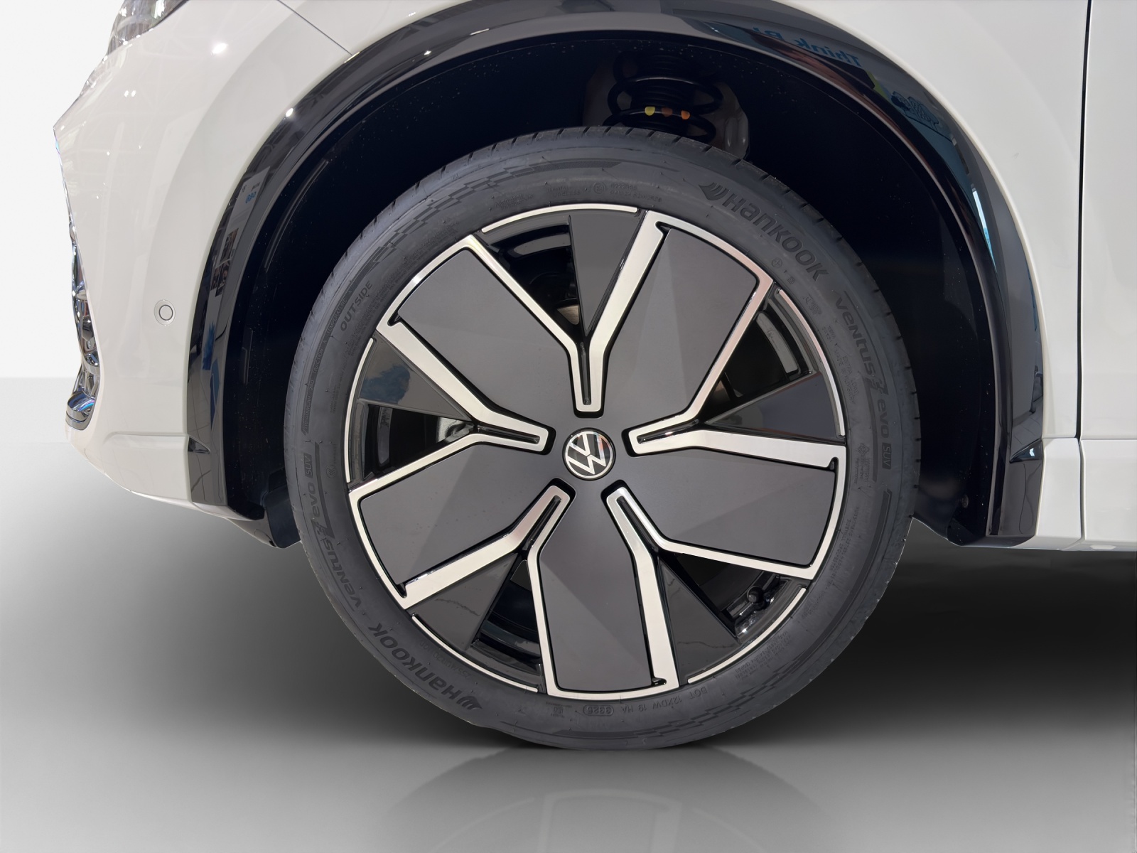 VW Tiguan 2.0 TSI DSG R-Line 4Motion-image-9