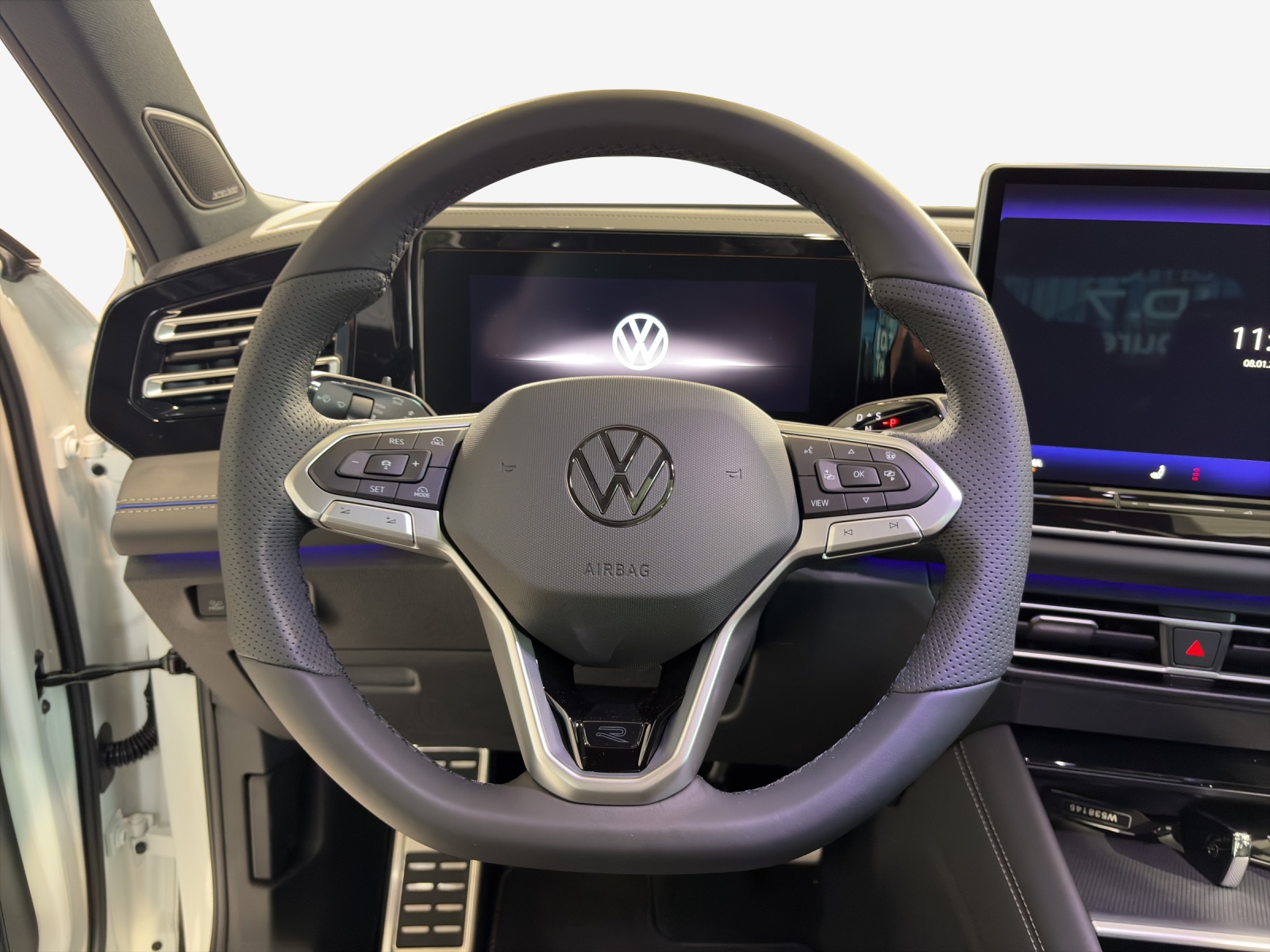 VW Tiguan 2.0 TSI DSG R-Line 4Motion-image-4