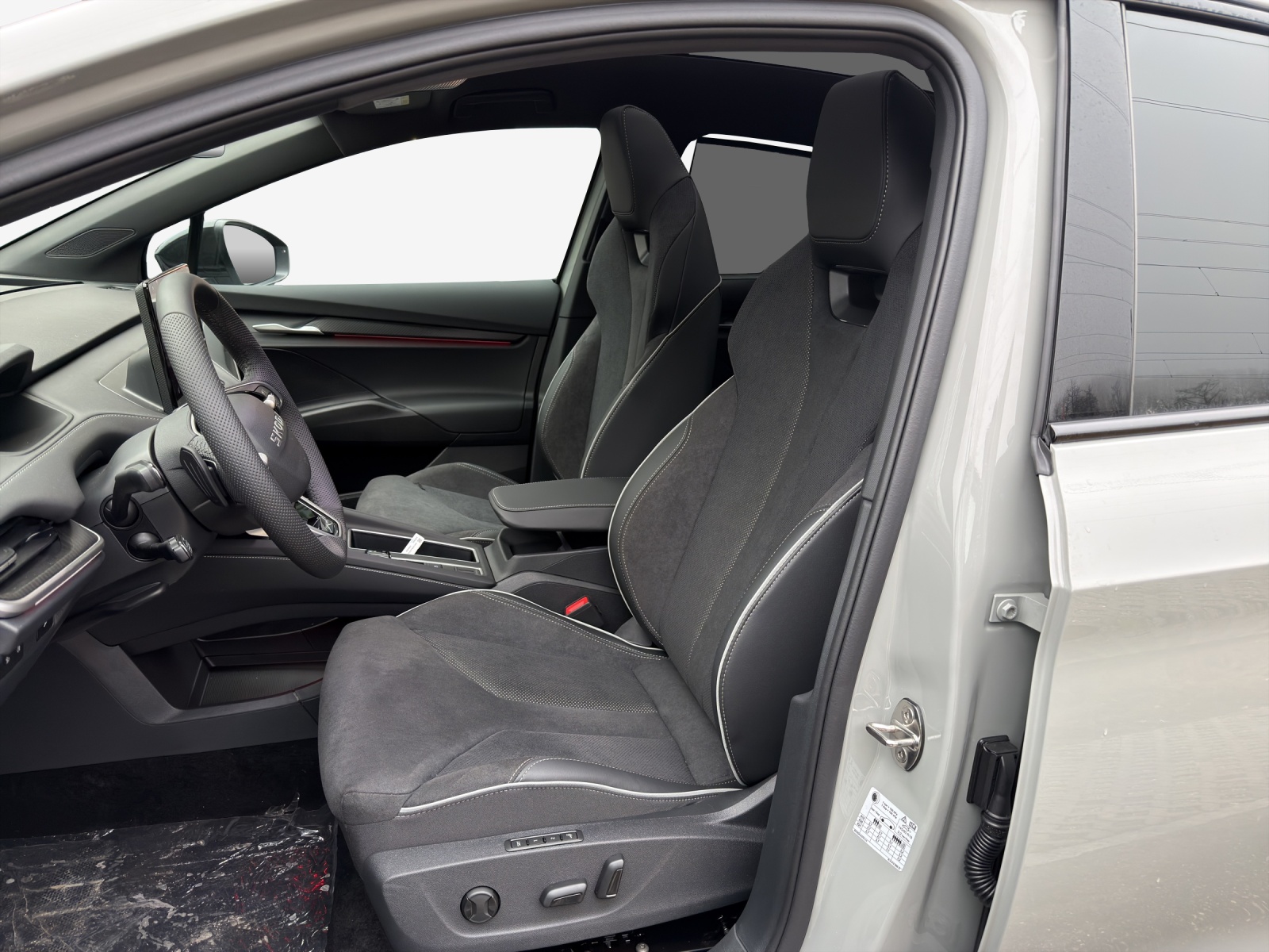 SKODA Enyaq Coupé Sportline 4x4-image-7
