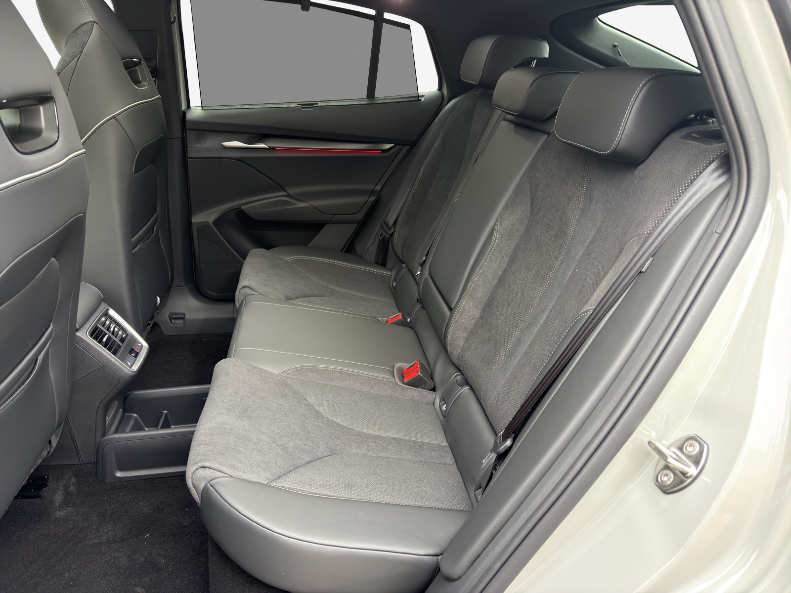 SKODA Enyaq Coupé Sportline 4x4-image-11