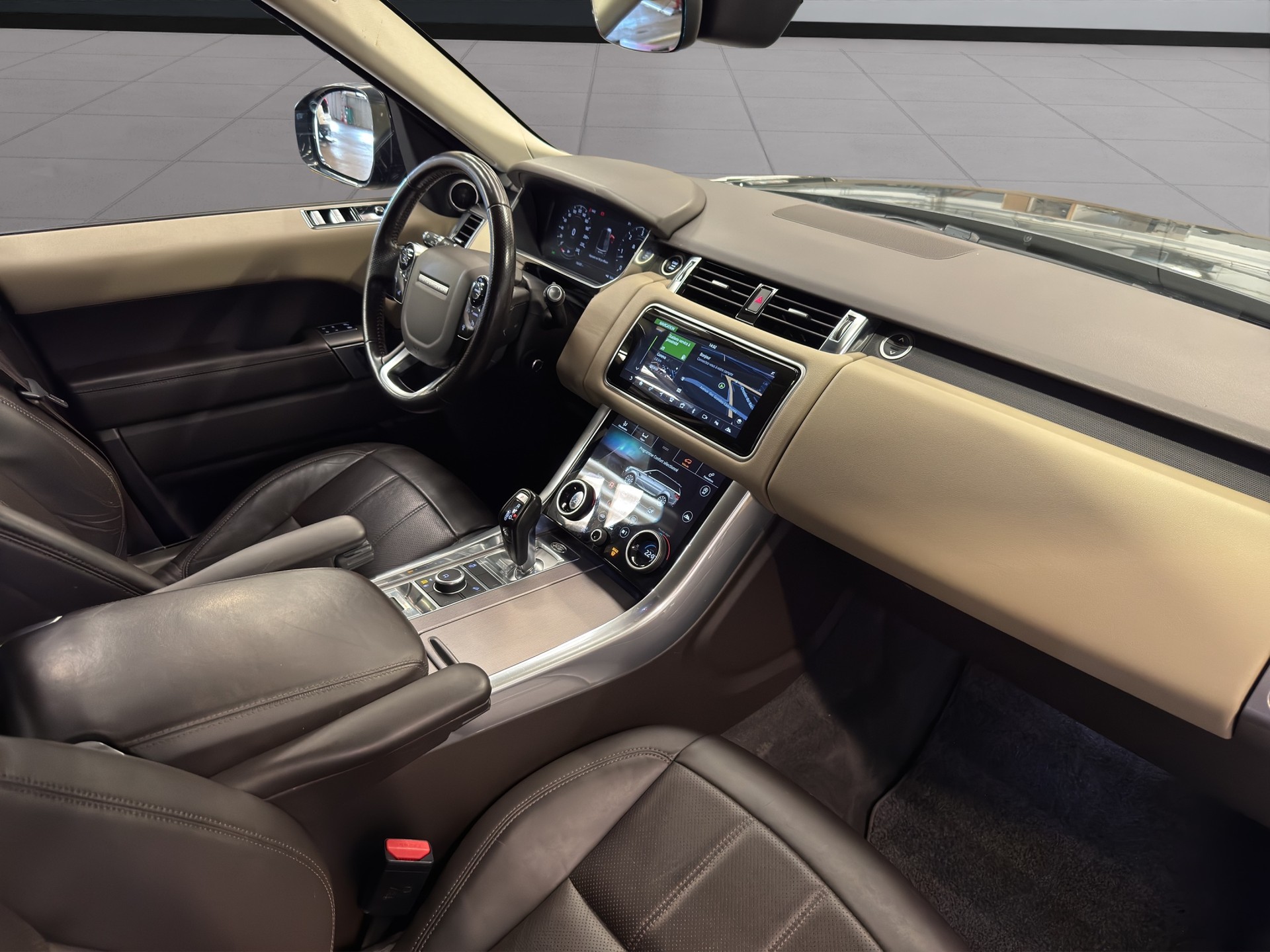LAND ROVER Range Rover Sport 3.0 SDV6 HSE Dynamic Automatic-image-15