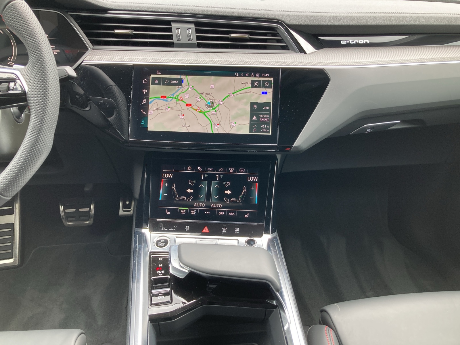 AUDI Q8 Sportback 50 e-tron Black Edition quattro-image-11