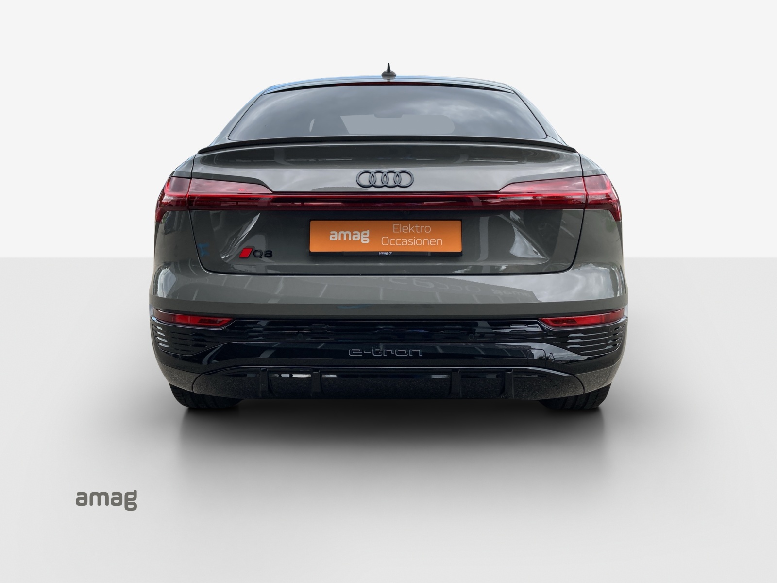 AUDI Q8 Sportback 50 e-tron Black Edition quattro-image-4