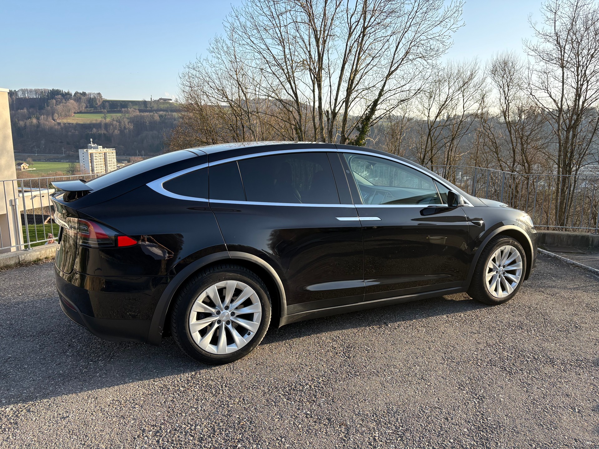 TESLA Model X 90 D Lifetime Free Charging-image-3