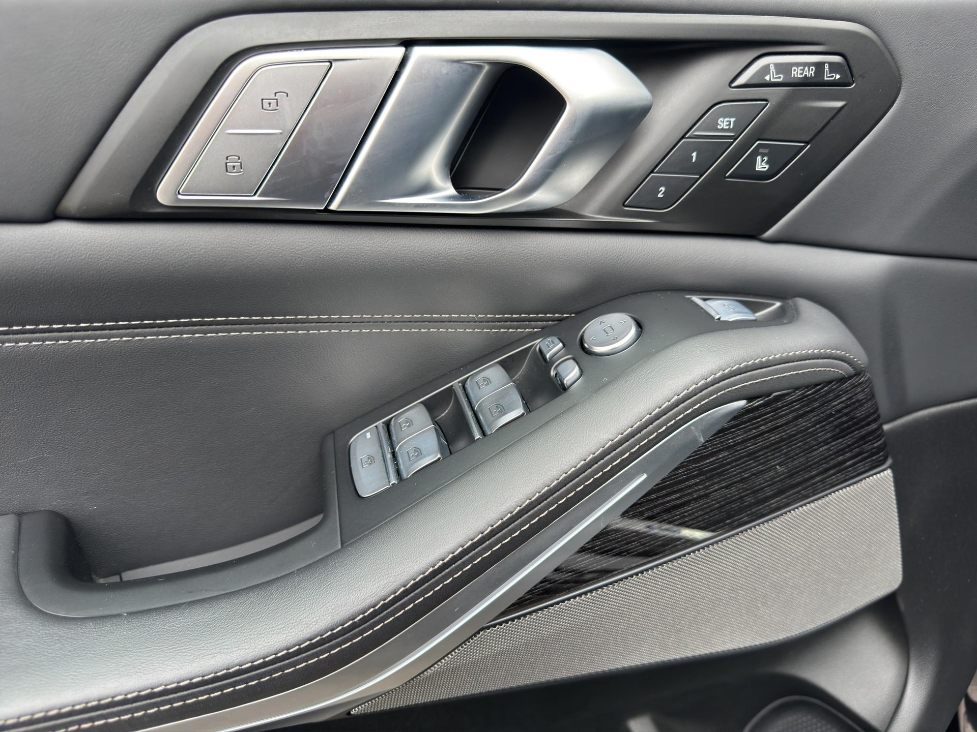 BMW X7 xDrive M50i Steptronic-image-11