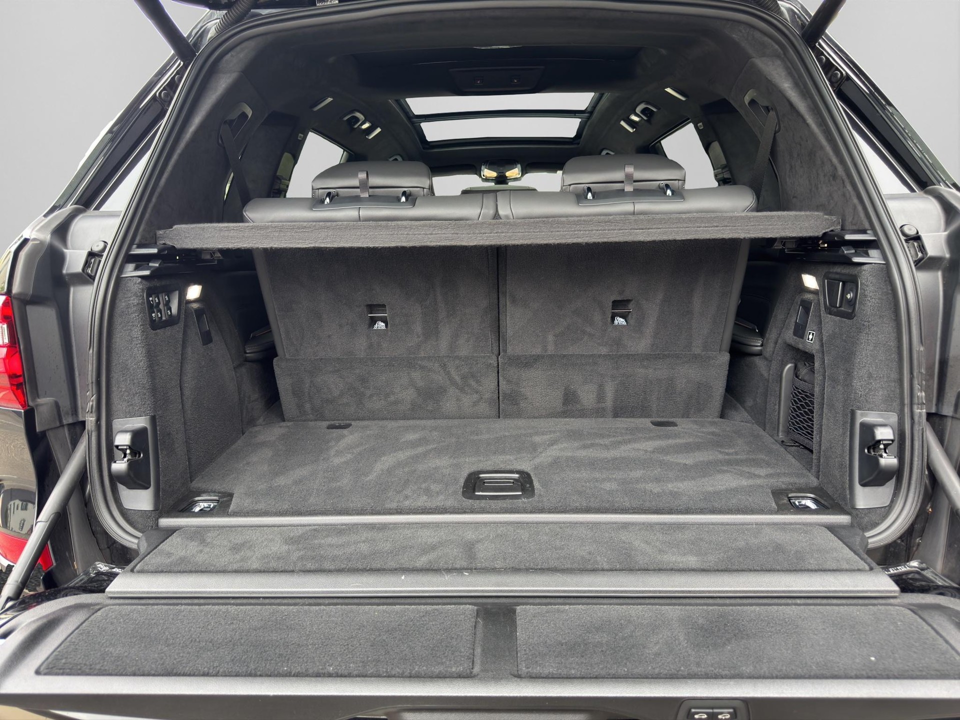 BMW X7 xDrive M50i Steptronic-image-19