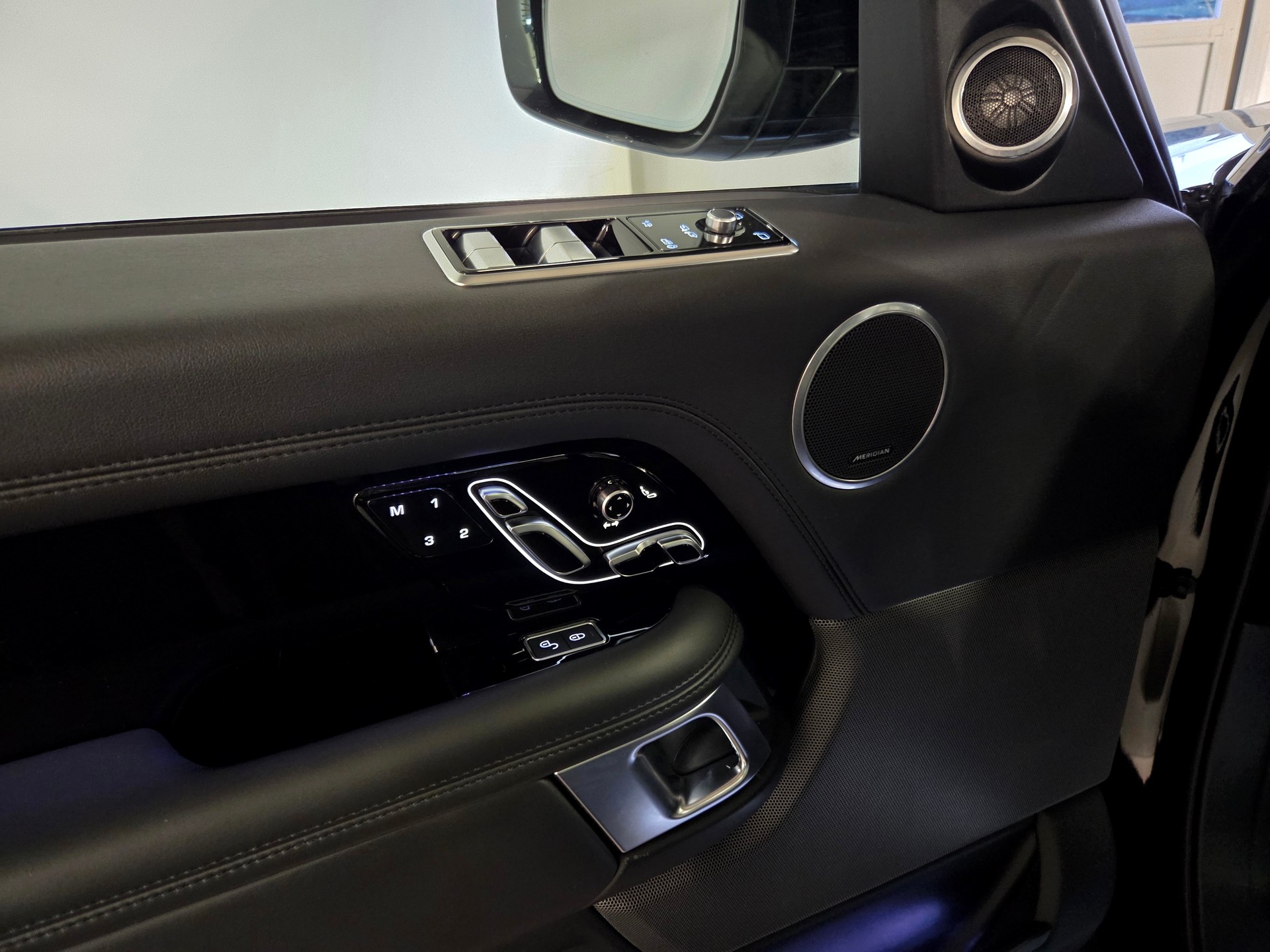 LAND ROVER Range Rover 5.0 V8 SC Vogue-image-18