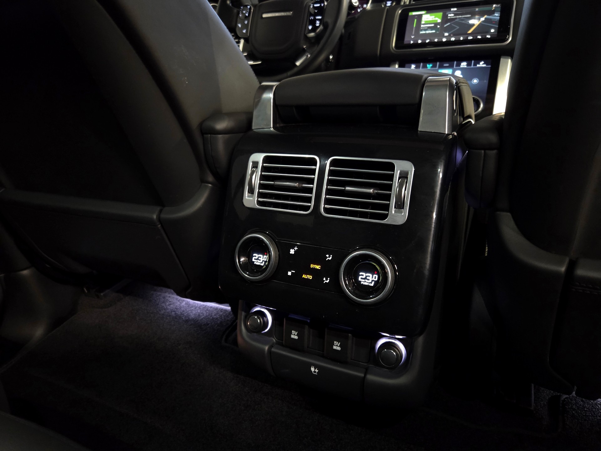 LAND ROVER Range Rover 5.0 V8 SC Vogue-image-23