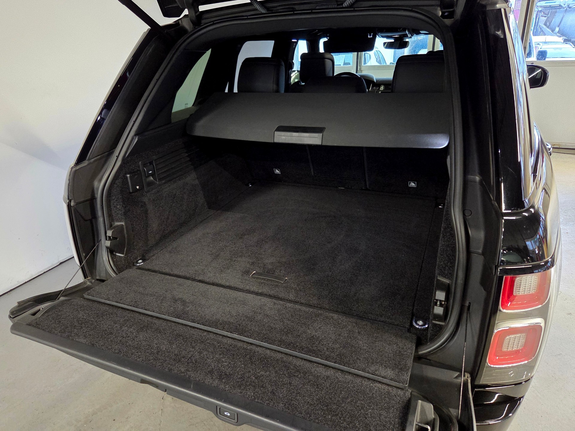 LAND ROVER Range Rover 5.0 V8 SC Vogue-image-24