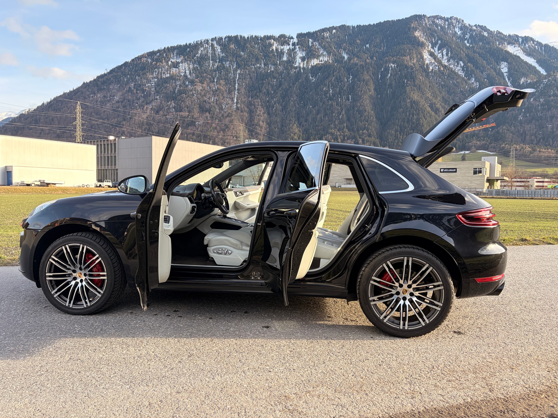 PORSCHE Macan Turbo PDK-image-9