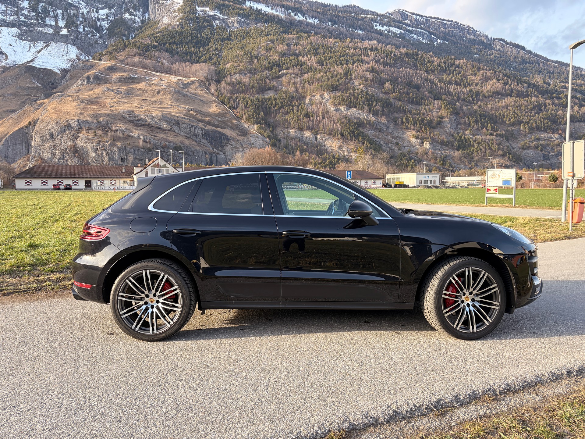 PORSCHE Macan Turbo PDK-image-6