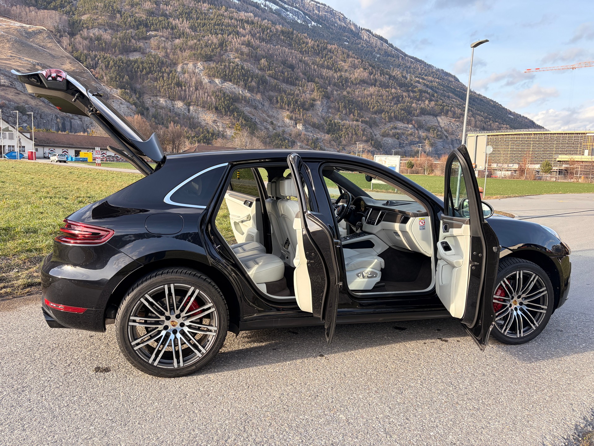 PORSCHE Macan Turbo PDK-image-8
