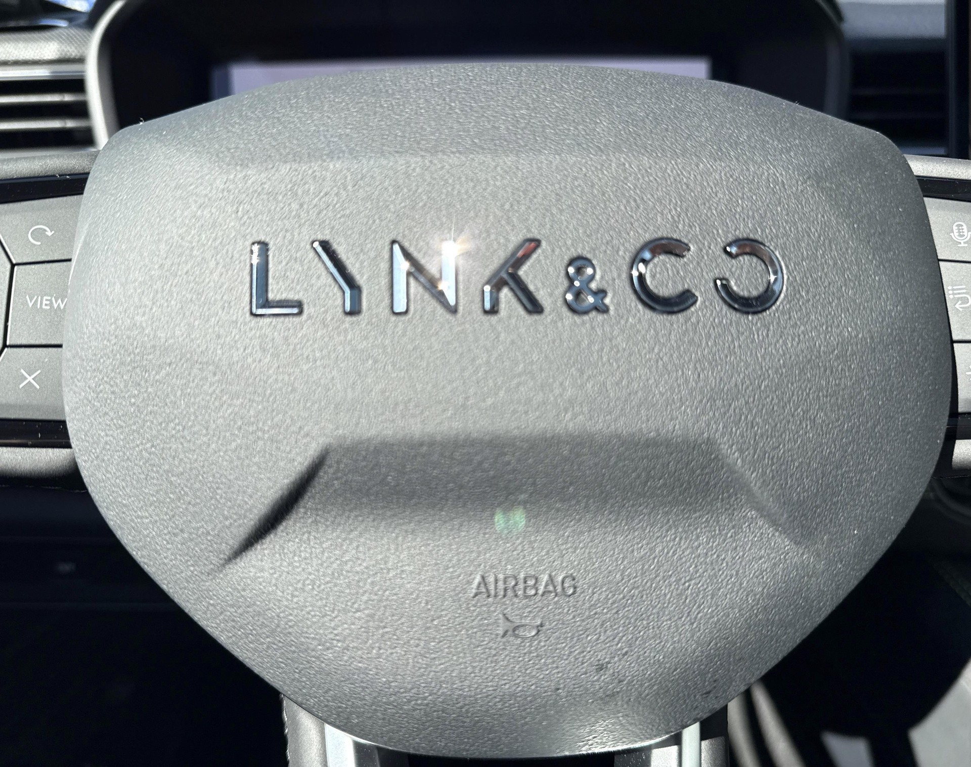 LYNK & CO 01-image-20