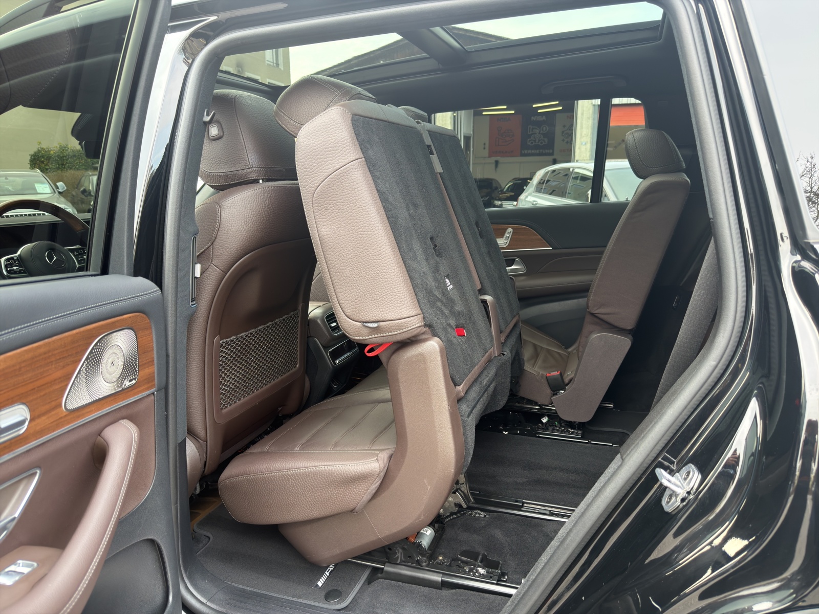 MERCEDES-BENZ GLS 400 d 4Matic AMG Line 9G-Tronic-image-21