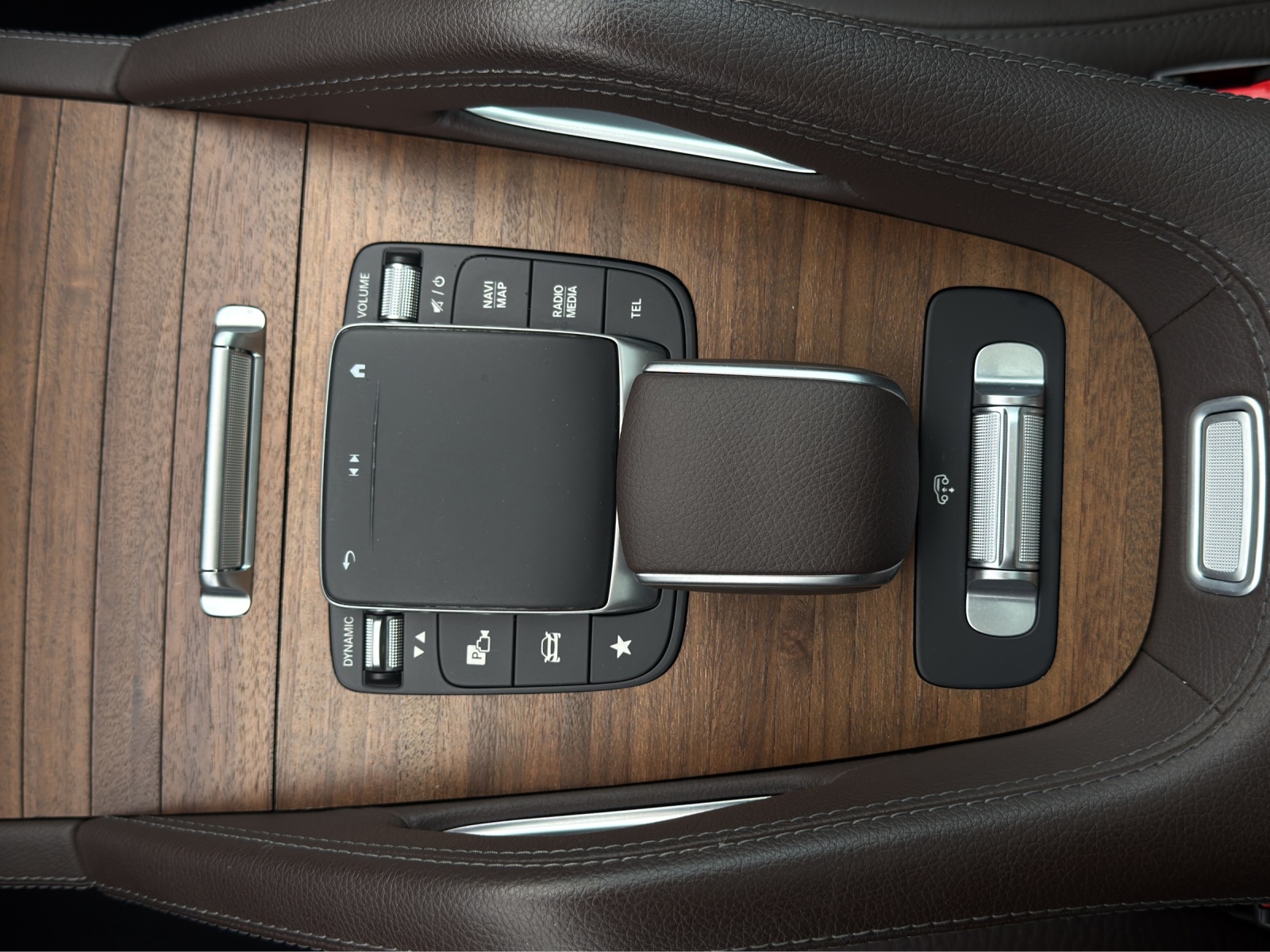 MERCEDES-BENZ GLS 400 d 4Matic AMG Line 9G-Tronic-image-29