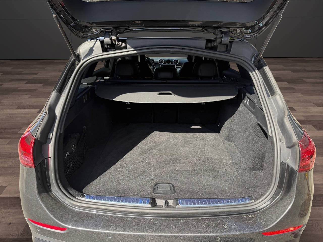 MERCEDES-BENZ C 200 AMG Line 4matic Combi-image-5