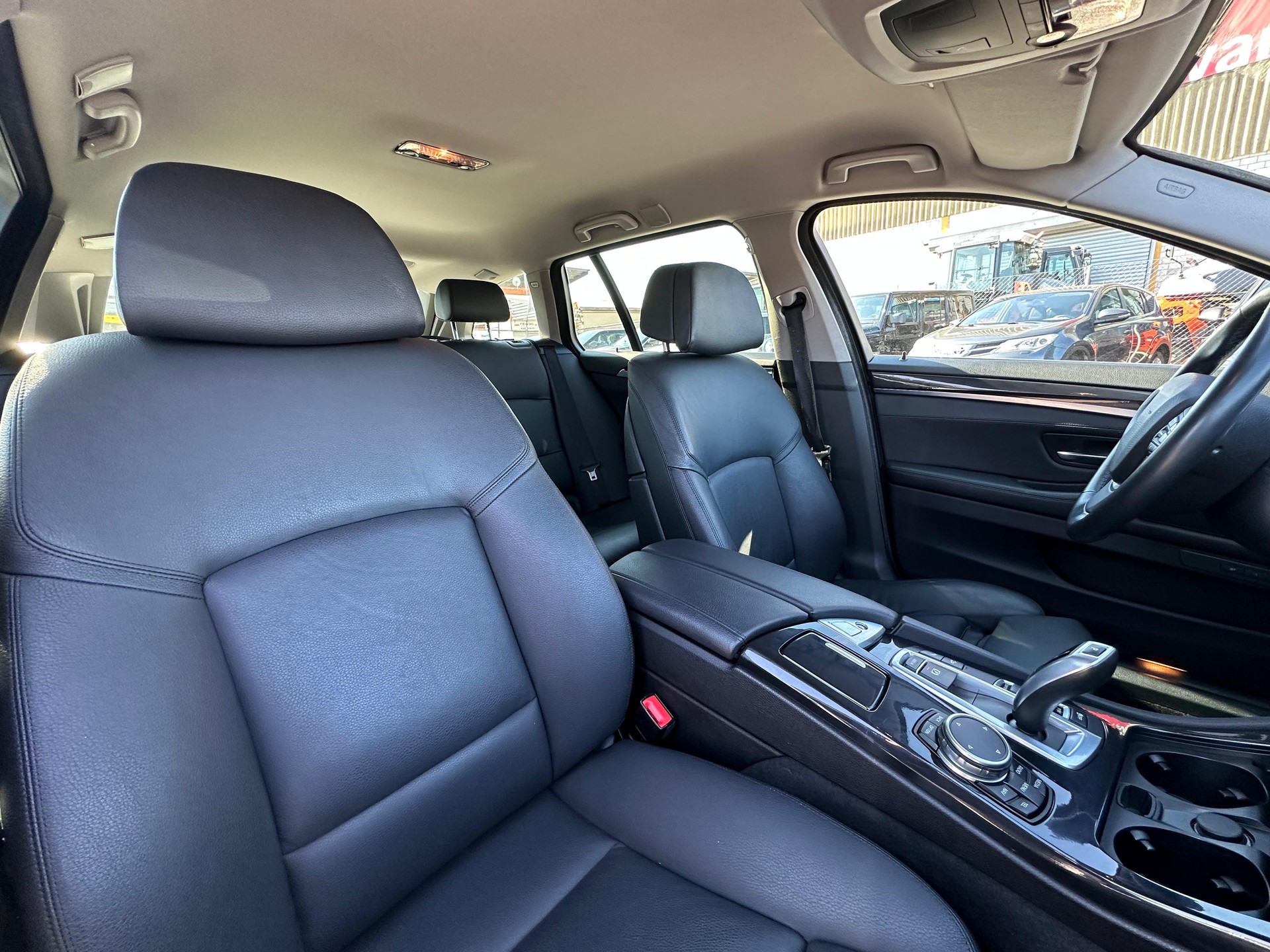 BMW 530d Touring xDrive Steptronic-image-7