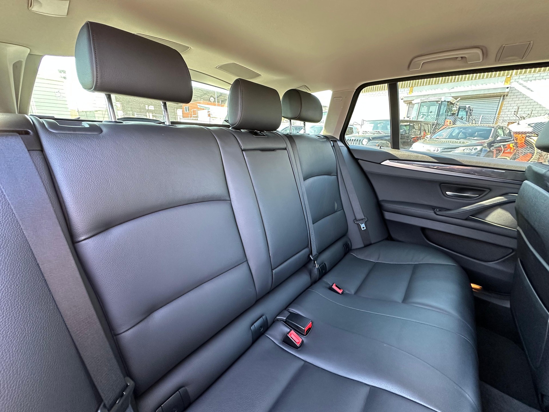 BMW 530d Touring xDrive Steptronic-image-8