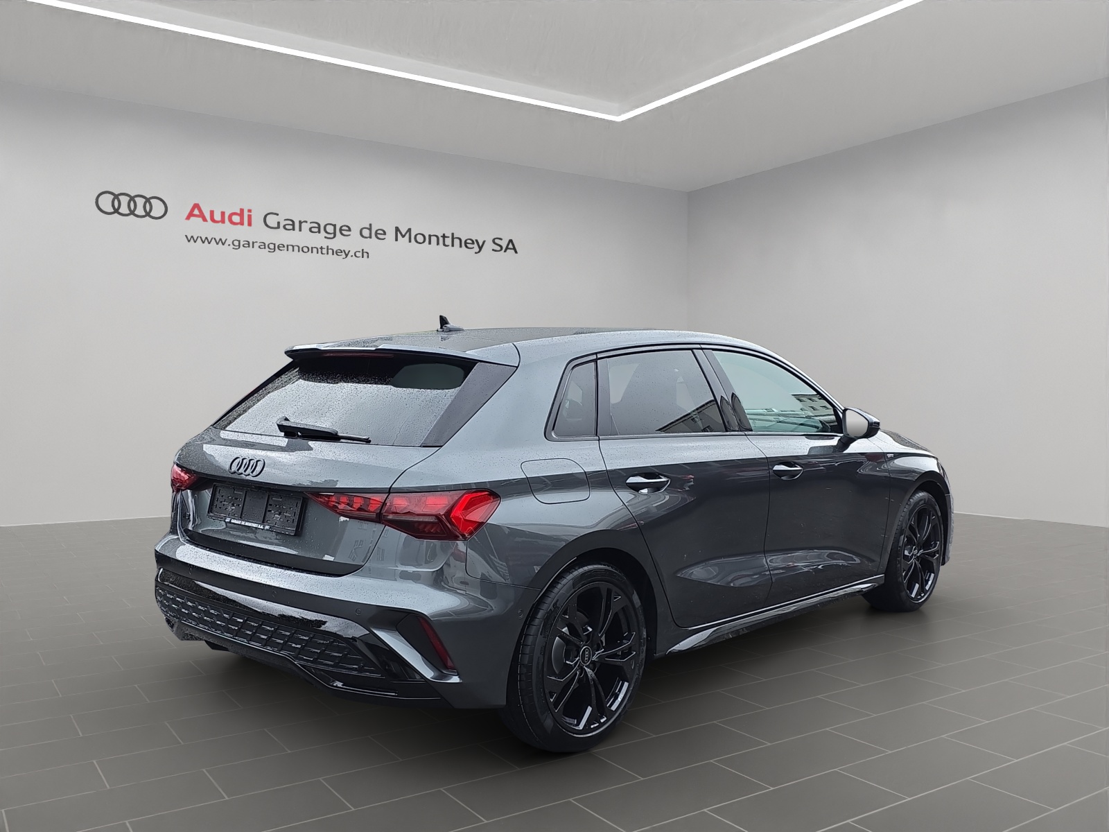 AUDI A3 Sportback TFSI 110 kW S line Attraction S tronic-image-3