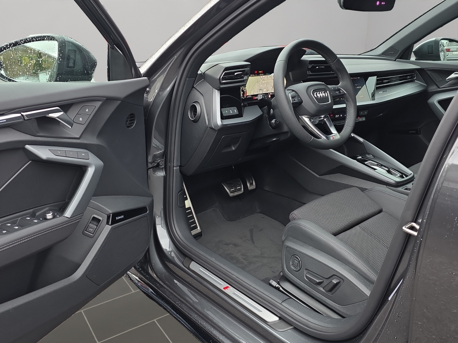 AUDI A3 Sportback TFSI 110 kW S line Attraction S tronic-image-6