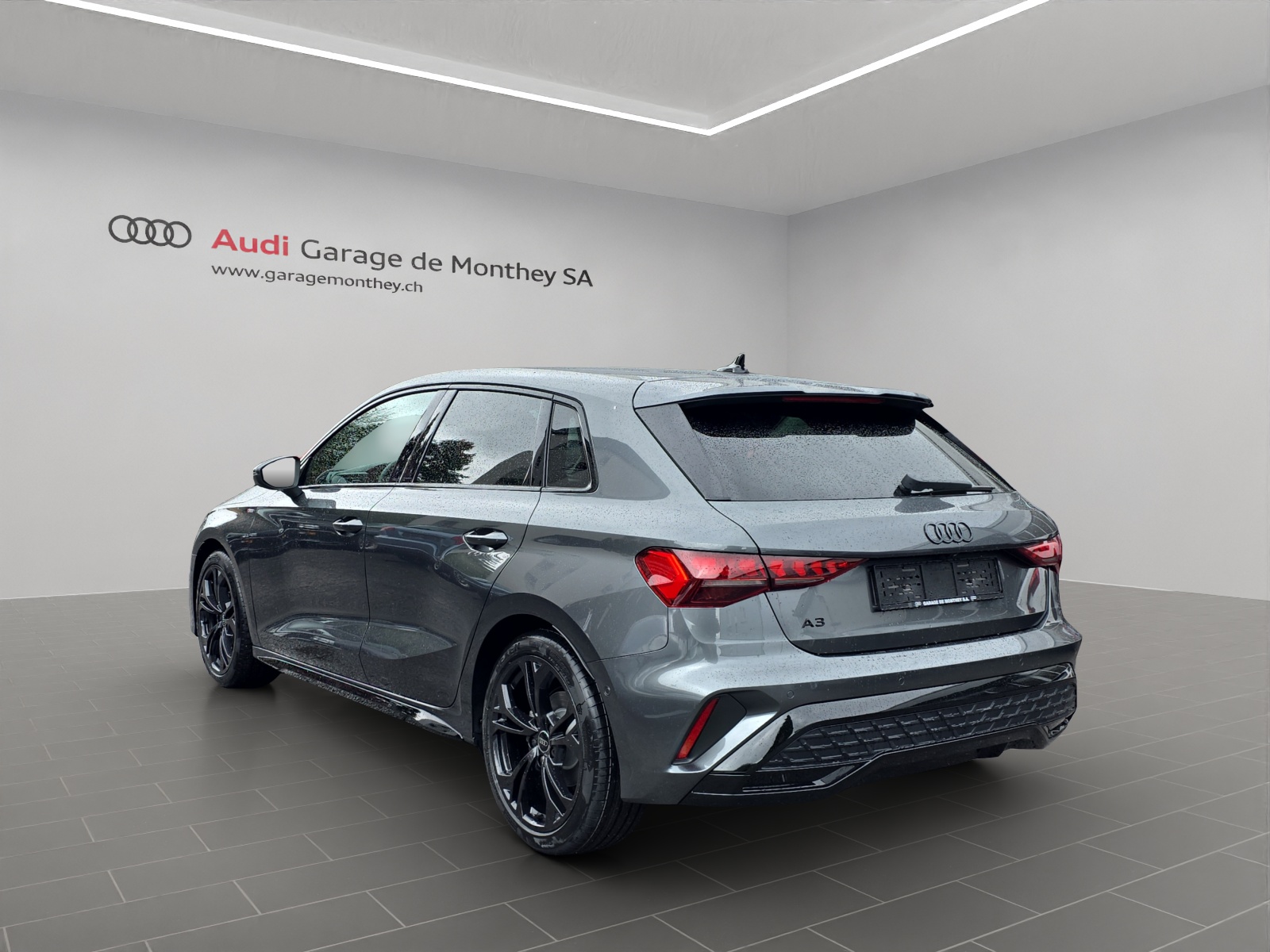 AUDI A3 Sportback TFSI 110 kW S line Attraction S tronic-image-5
