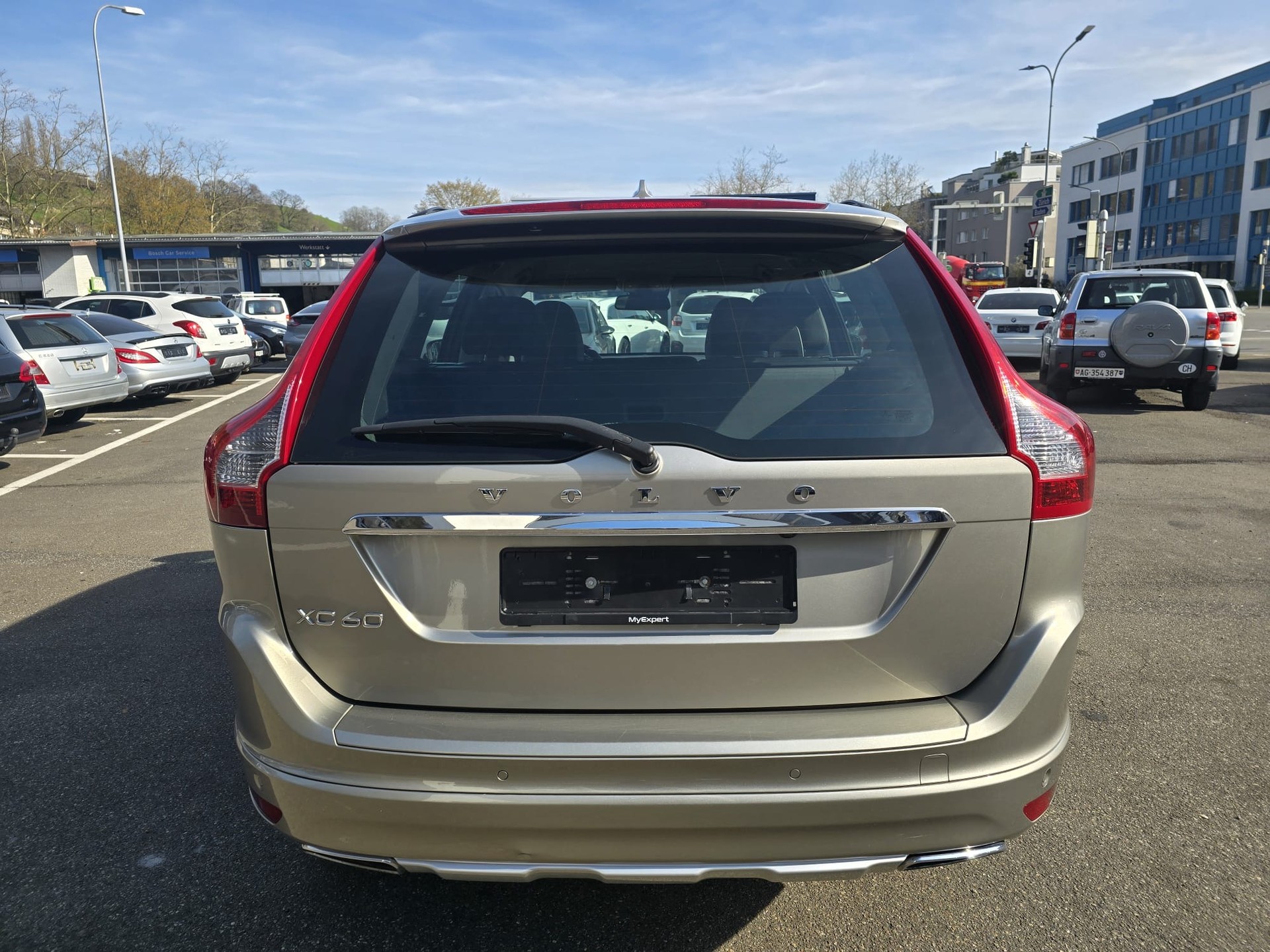 VOLVO XC60 D4 Summum Geartronic-image-5