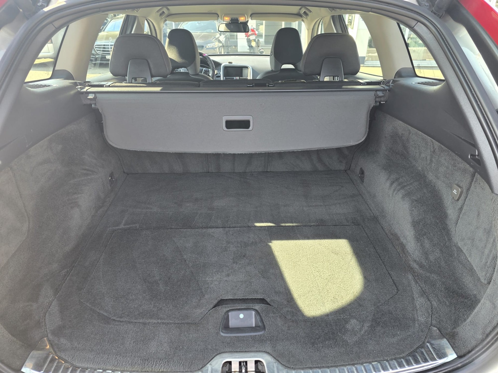 VOLVO XC60 D4 Summum Geartronic-image-19