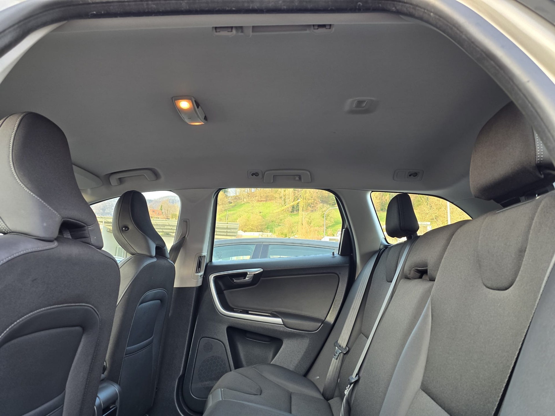 VOLVO XC60 D4 Summum Geartronic-image-14