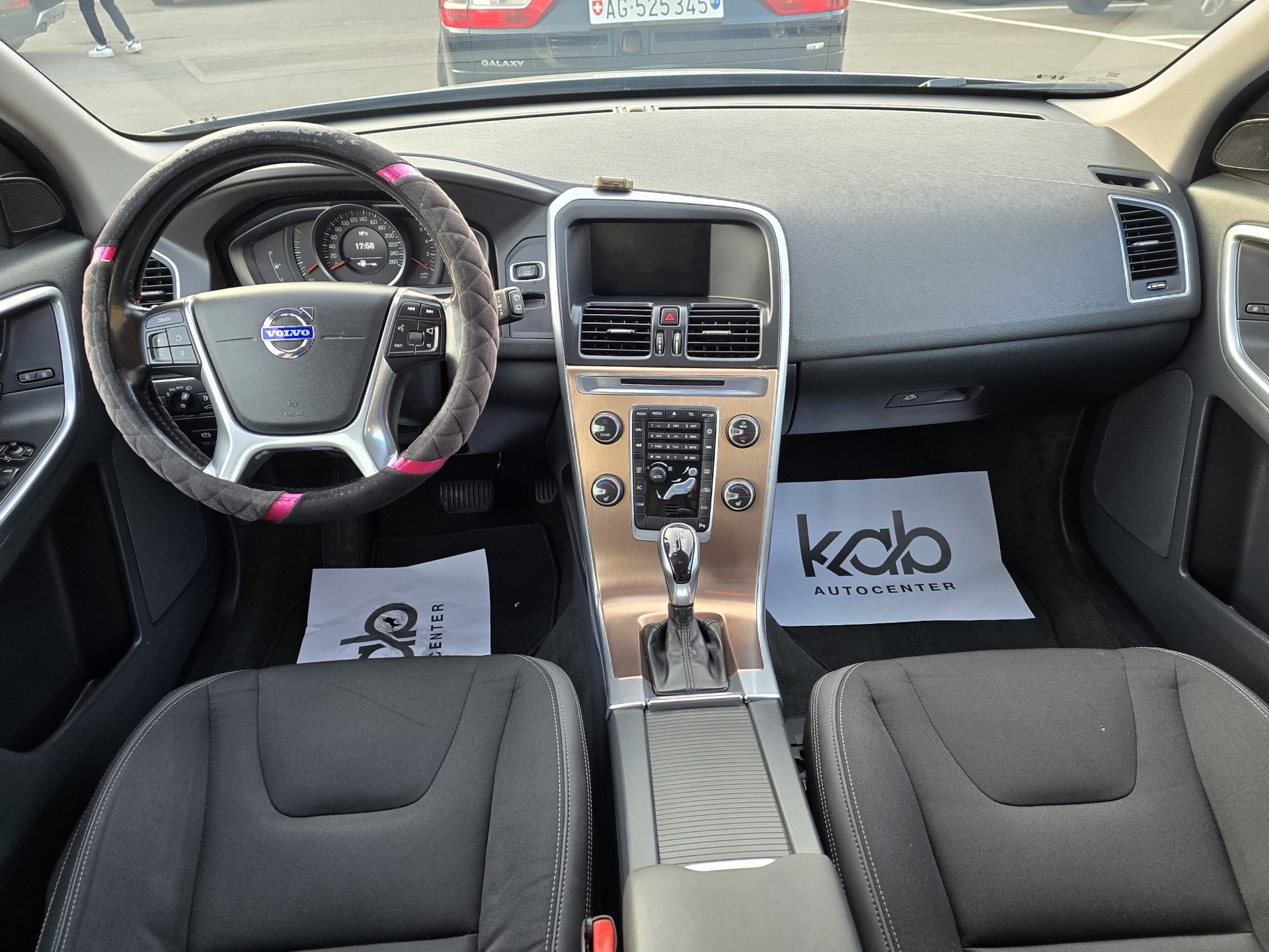 VOLVO XC60 D4 Summum Geartronic-image-10